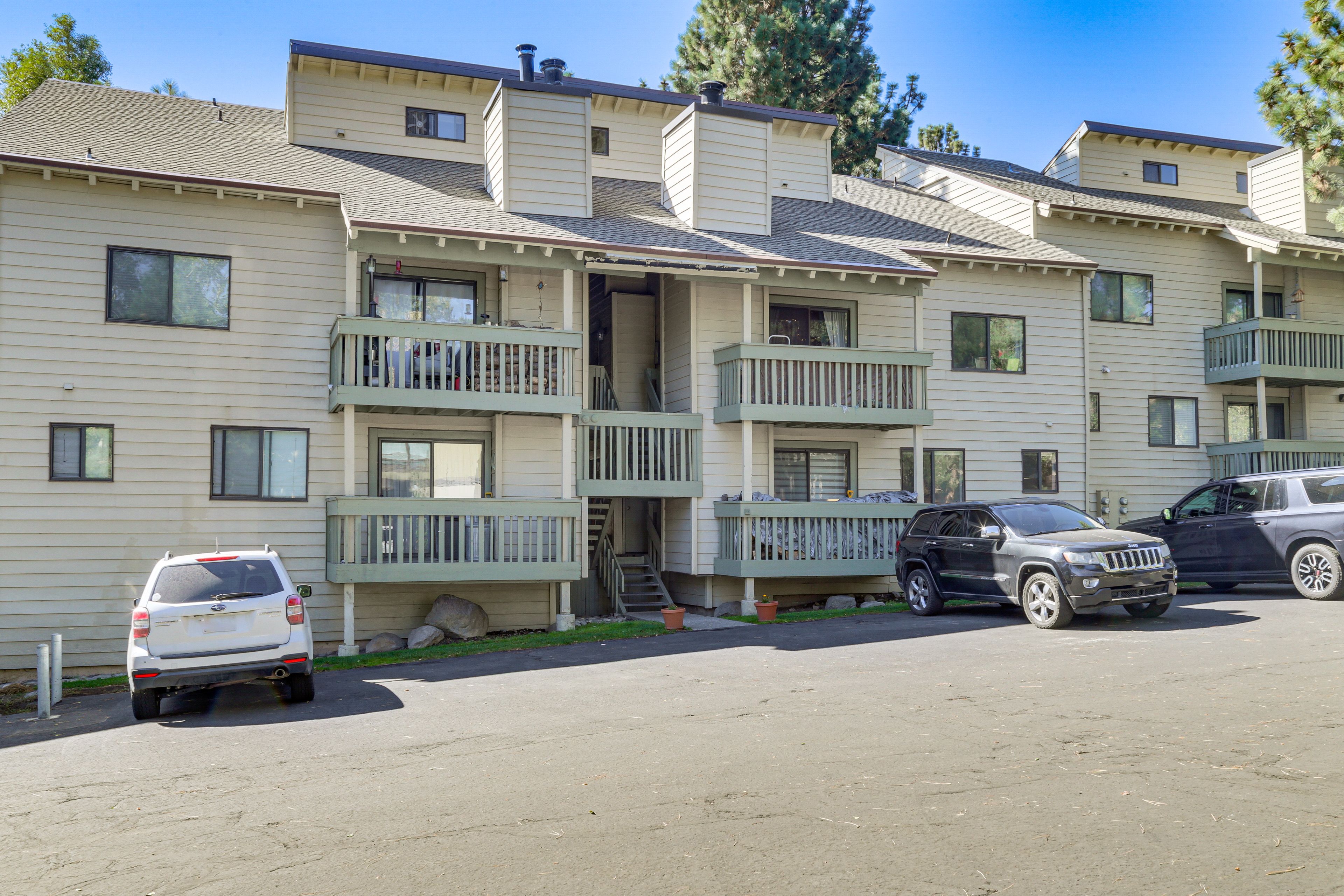 Complex Exterior | Community Parking Lot (2 Vehicles)