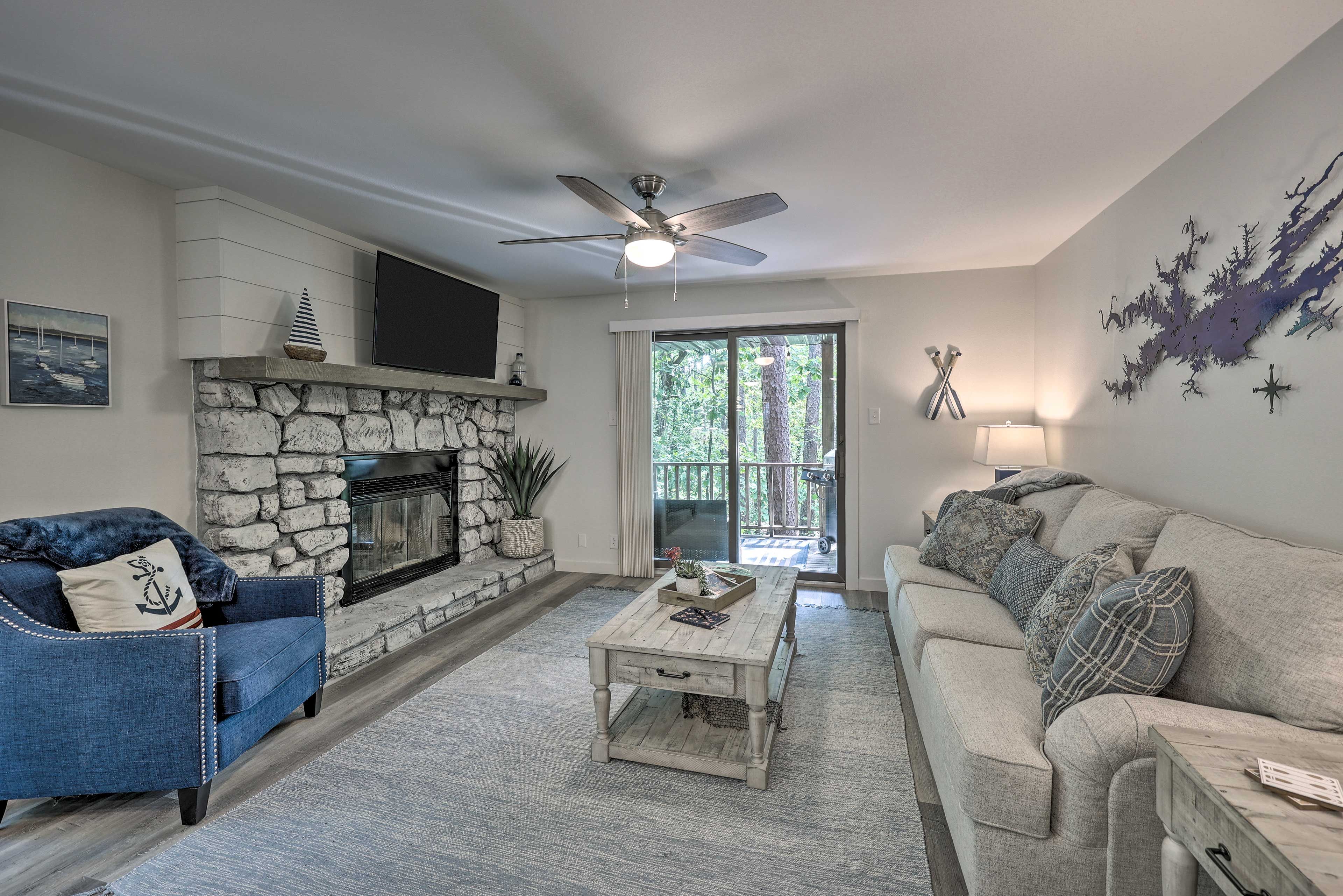 Mt Ida Vacation Rental | 2BR | 2BA | 1,128 Sq Ft | Stairs Required