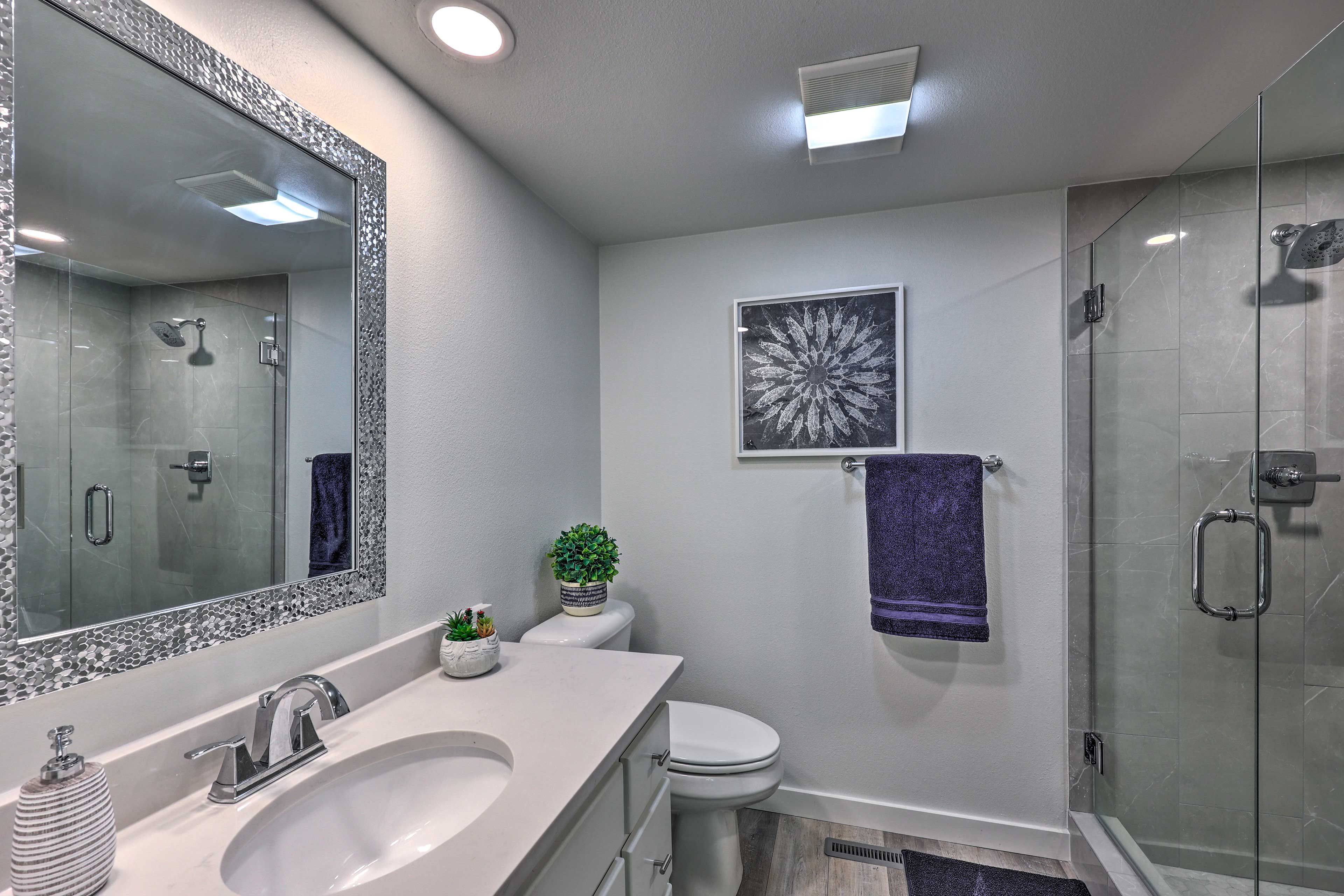 En-Suite Bathroom | Towels Provided