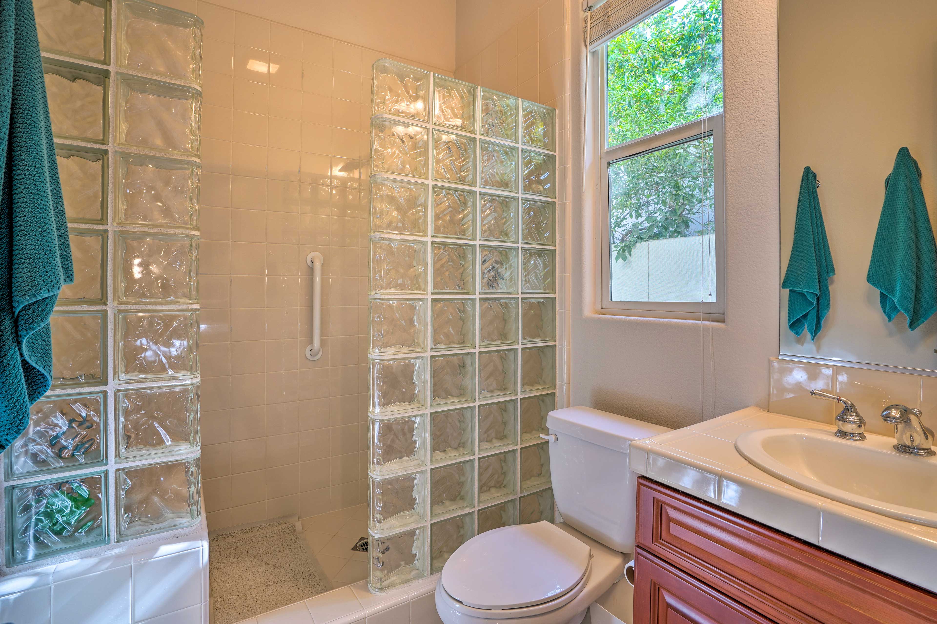 Full Bathroom | Walk-In Shower | Hair Dryer
