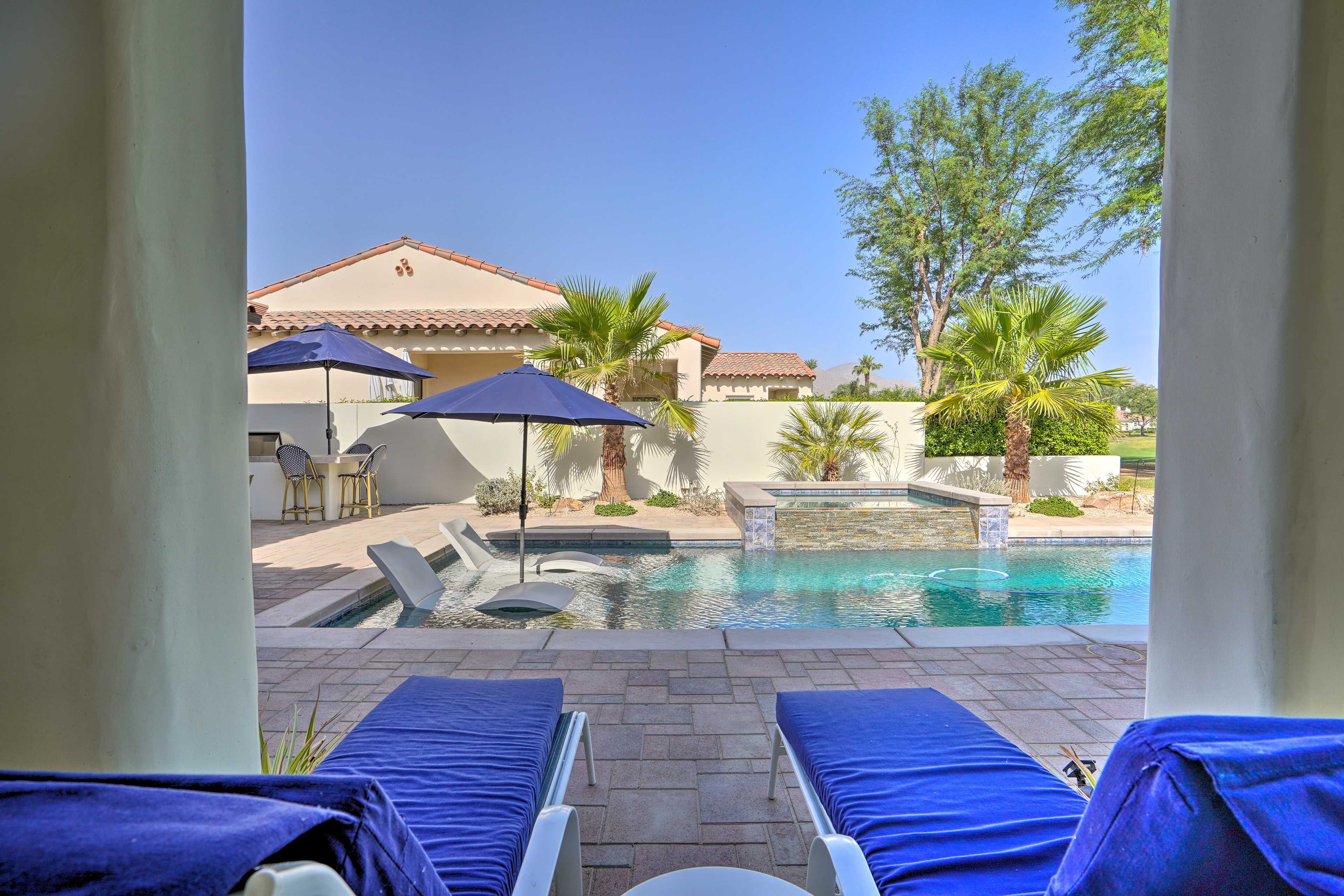 Patio | Beach Chairs | Dining Tables | Gas Grill | Ping Pong | Cornhole