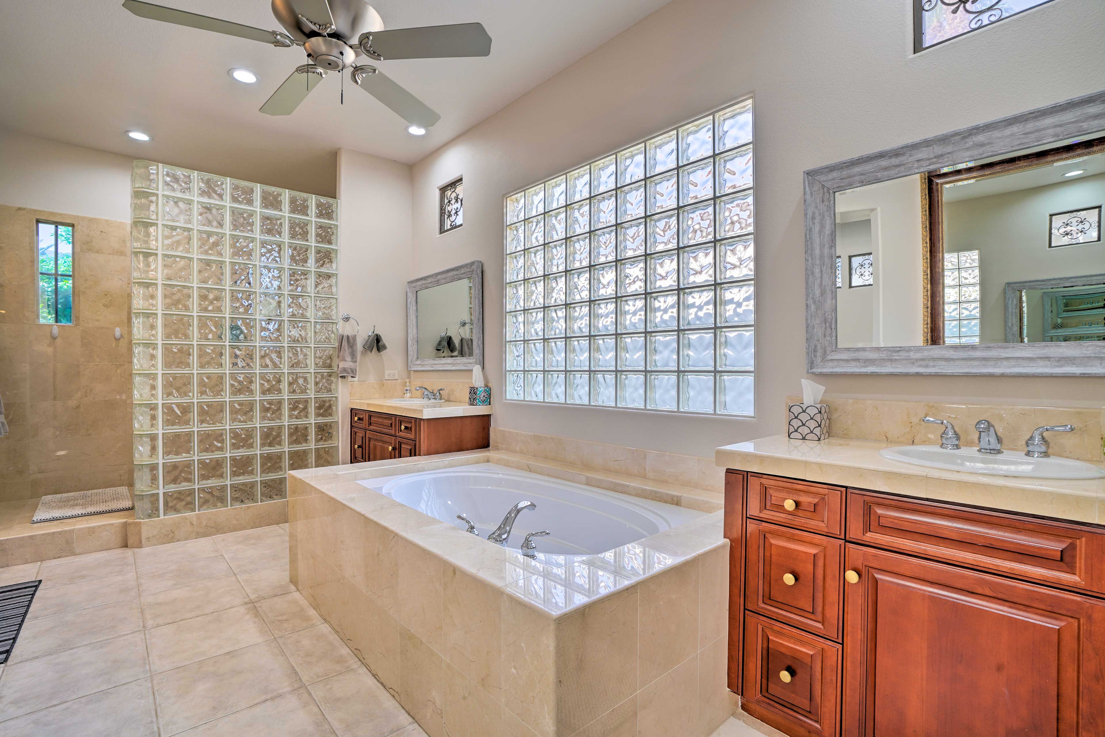 Full Bathroom | Soaking Tub | Walk-In Shower | Vanity | Walk-In Closet