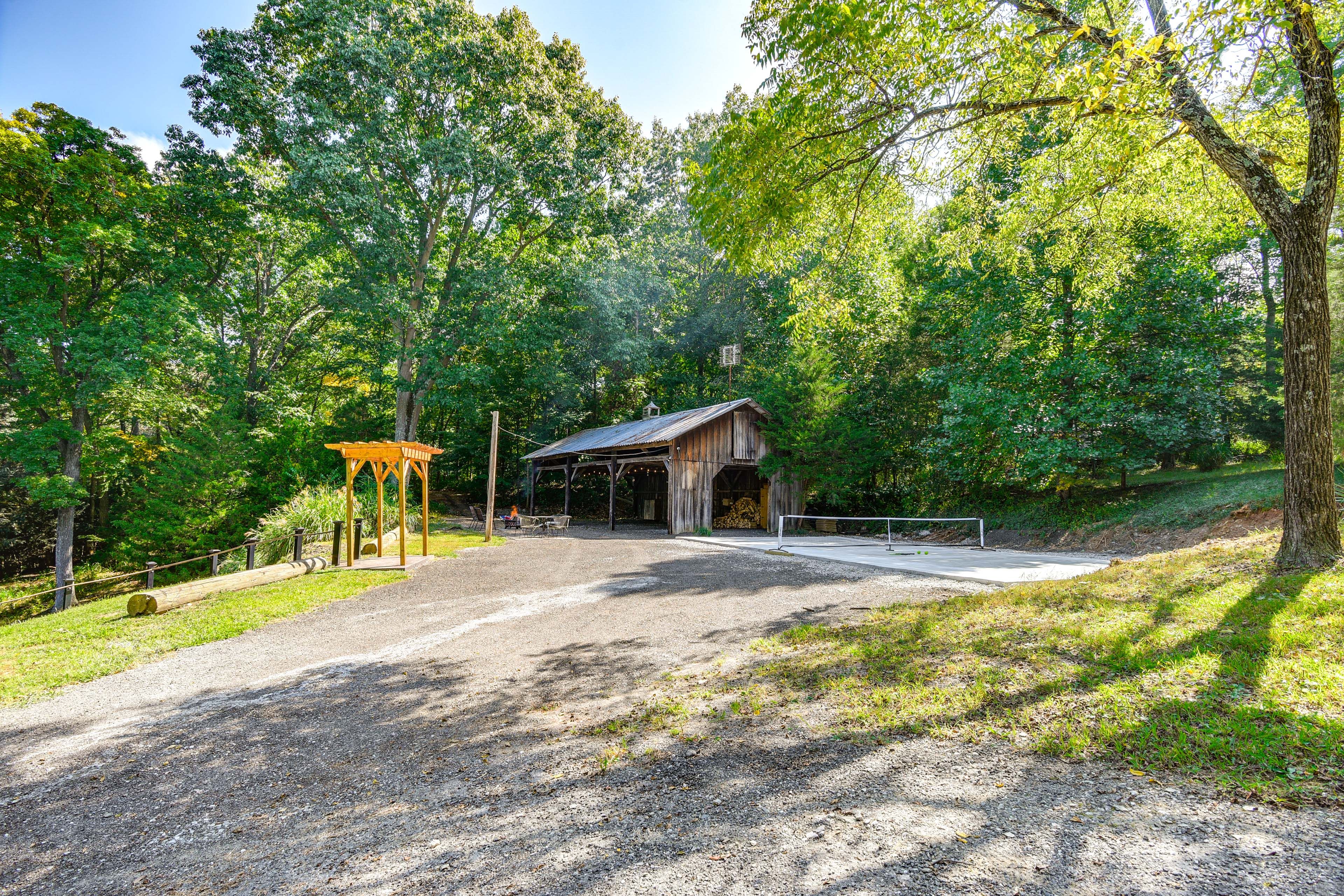 Outdoor Space | Pickleball Court | Fire Pit | Outdoor Dining