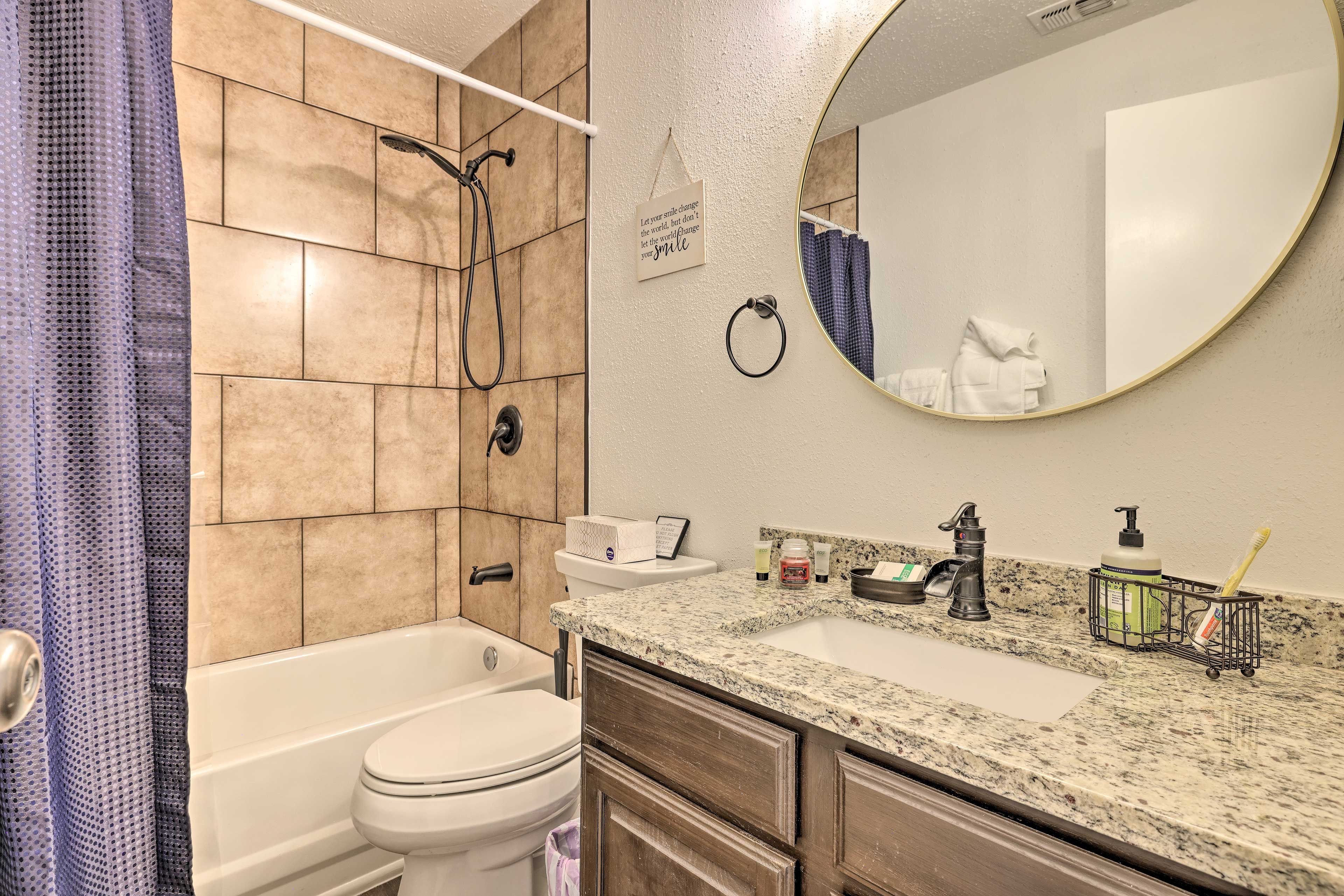 Bathroom | Towels Provided | Granite Countertop