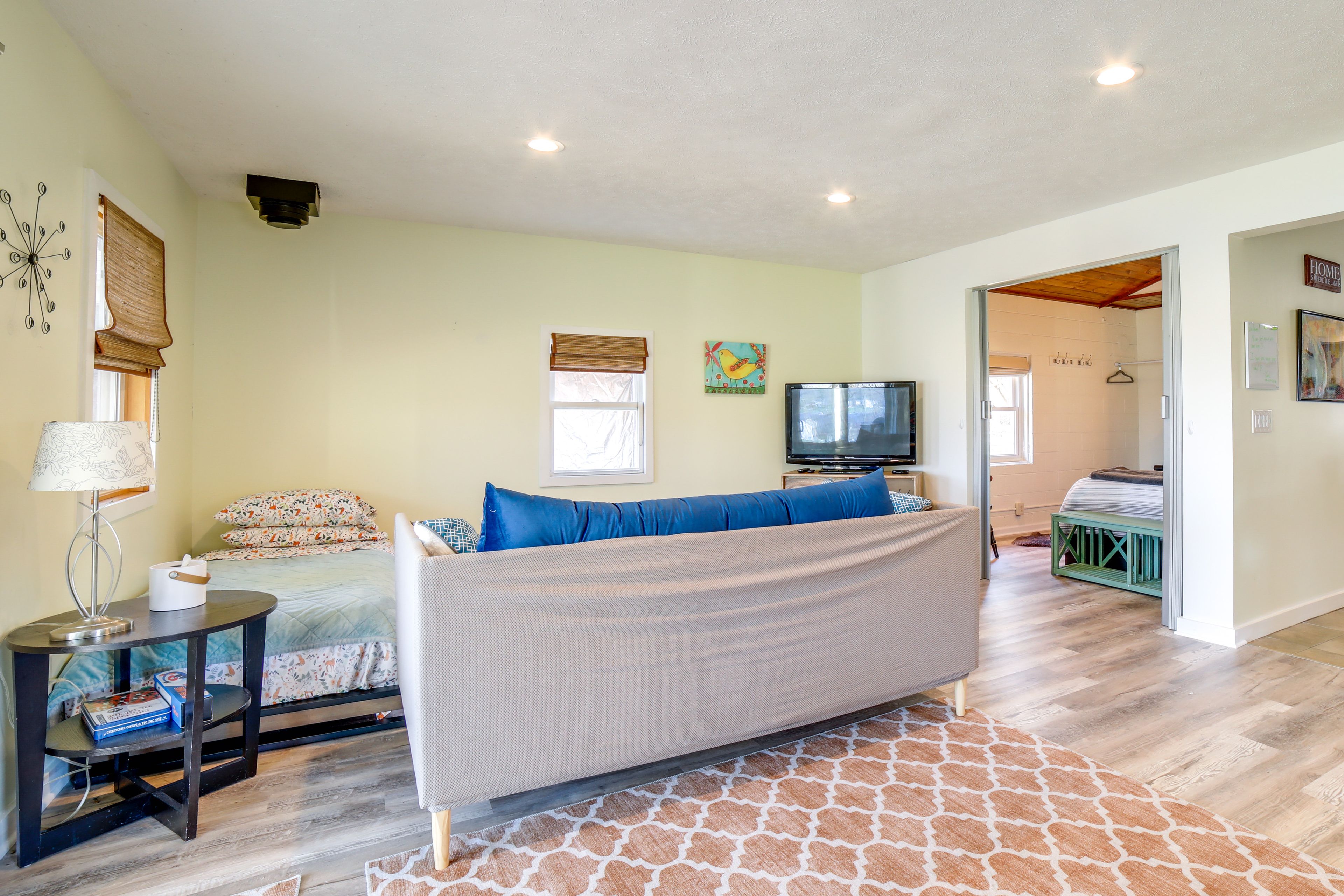 Living Area | 2 Twin Daybeds