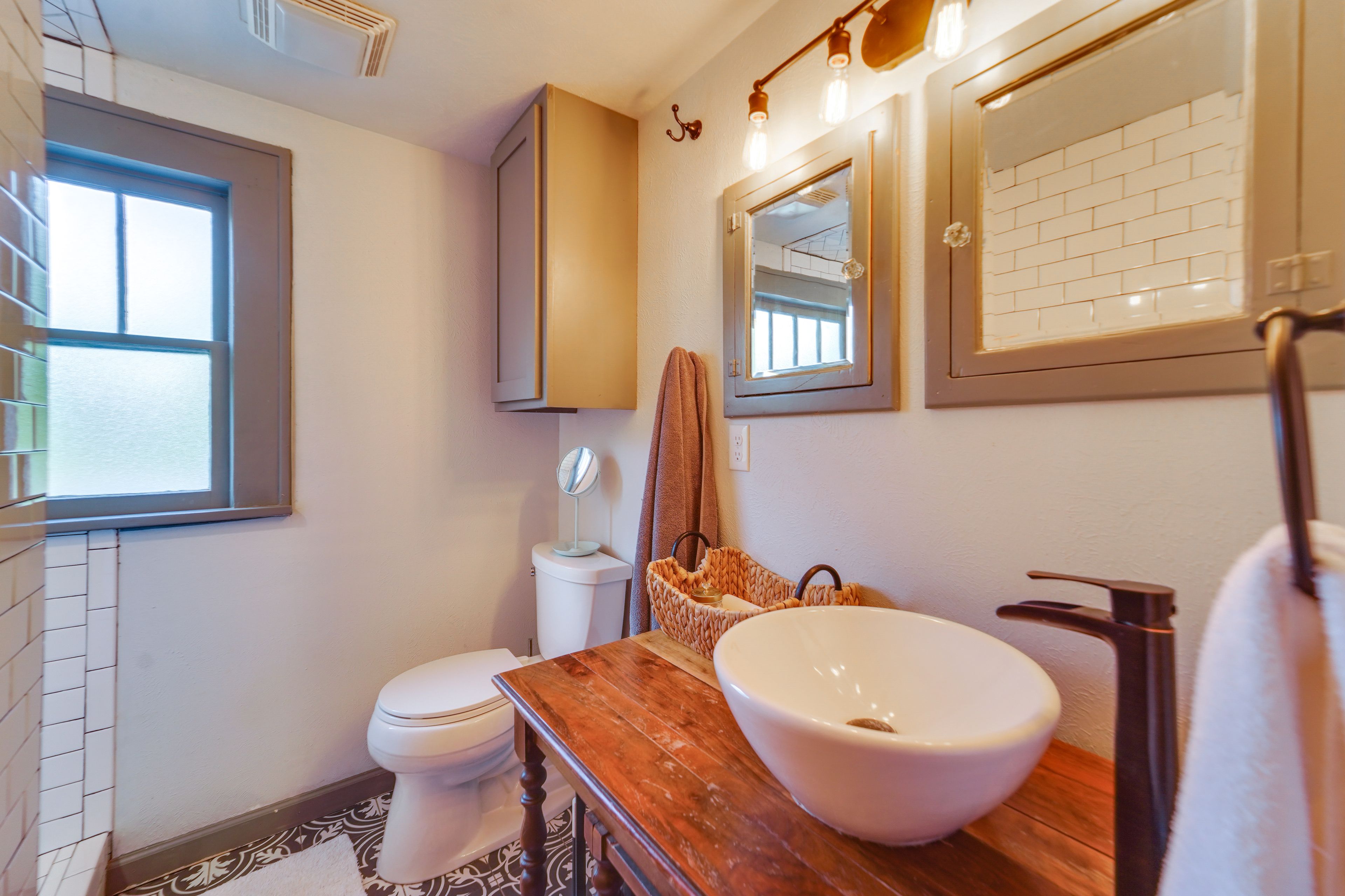 Full Bathroom | Towels & Linens Provided