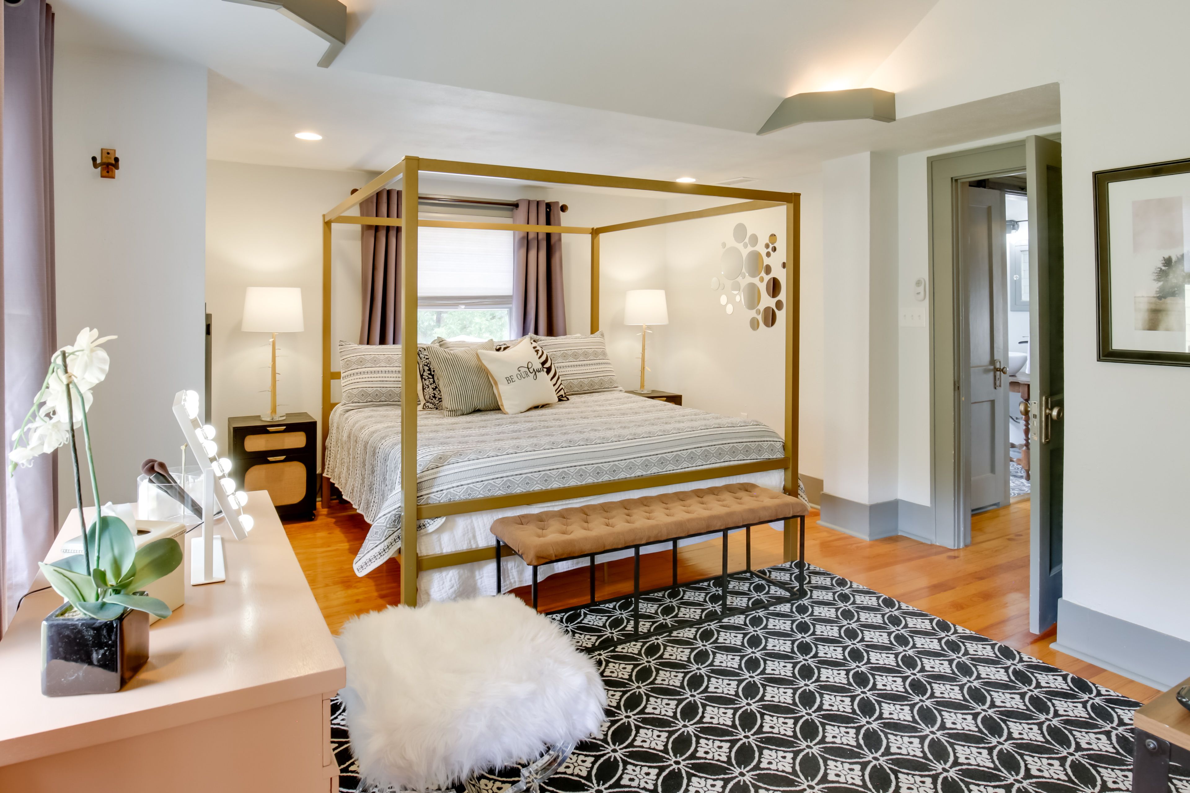 Bedroom 1 | King Bed | 2nd Level | Smart TV | Linens Provided