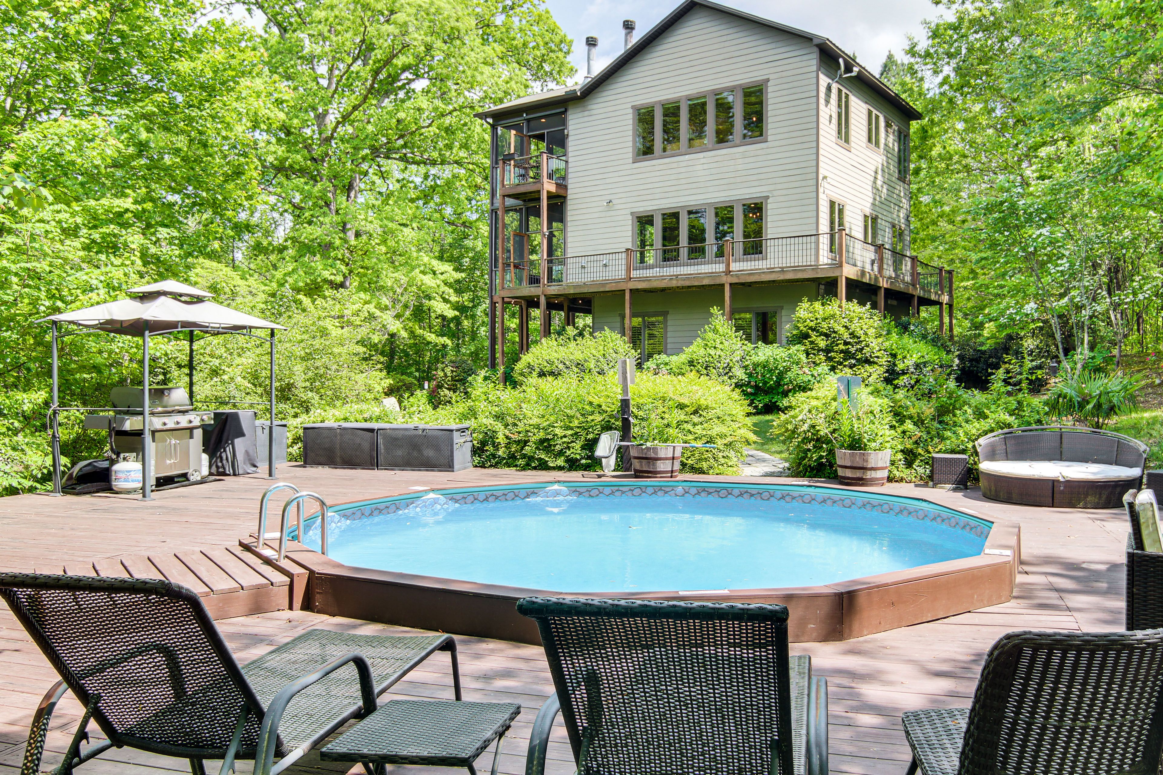 Landrum Vacation Rental | 3BR | 2.5BA | Stairs Required | 2,060 Sq Ft