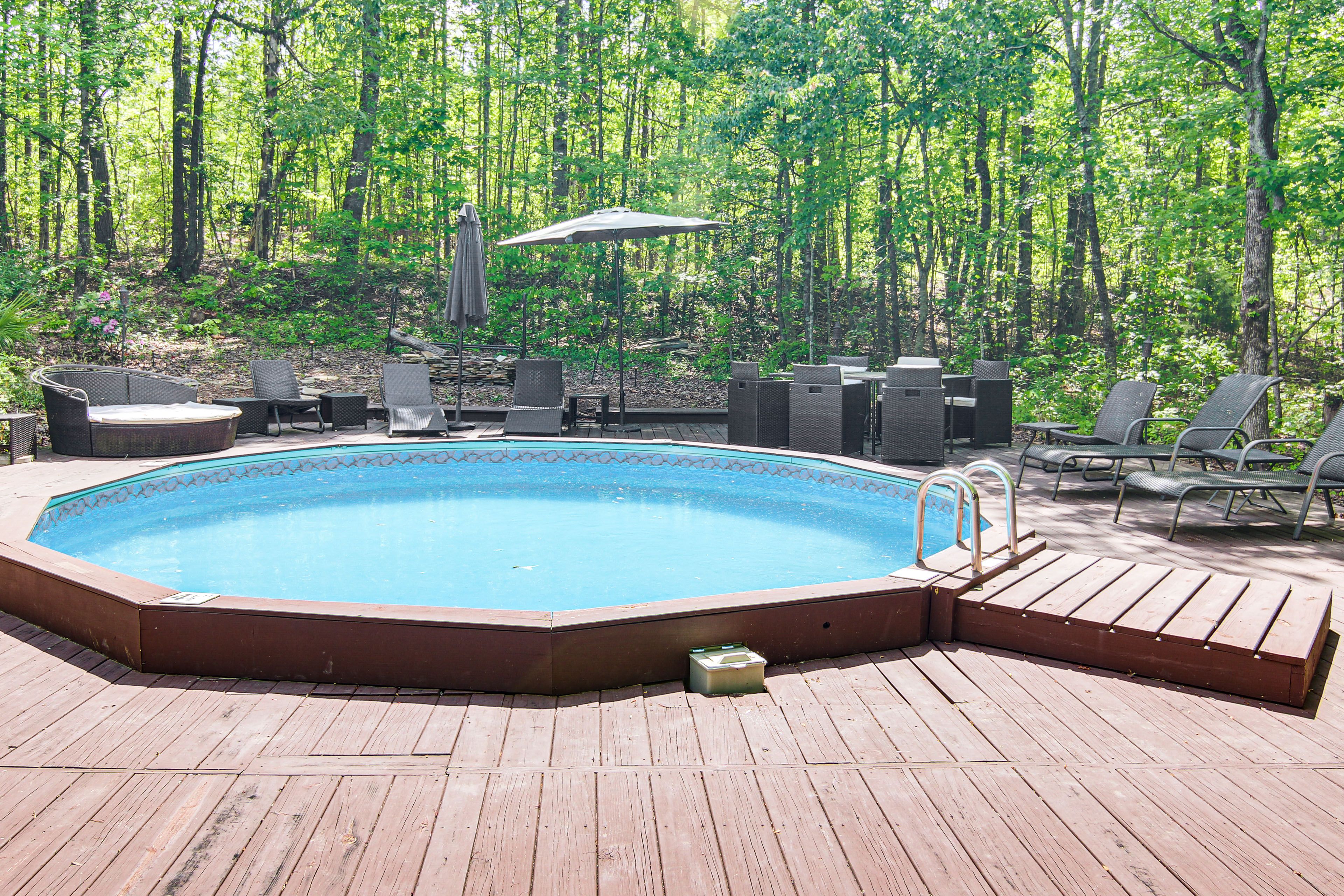 Seasonal Outdoor Pool (Not Heated, Depth 4') | Seating | Gas Grill