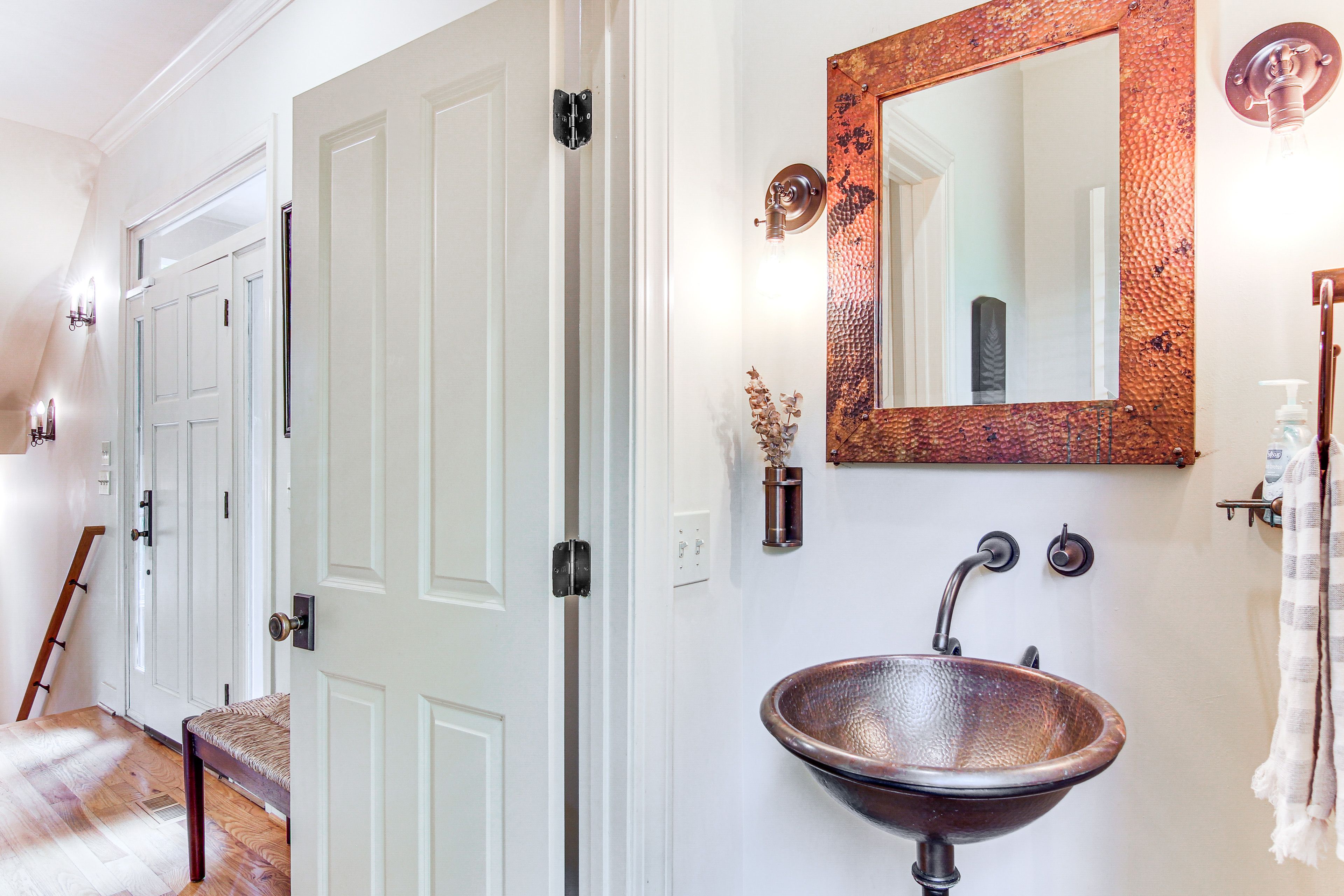 Half Bathroom | Main Level