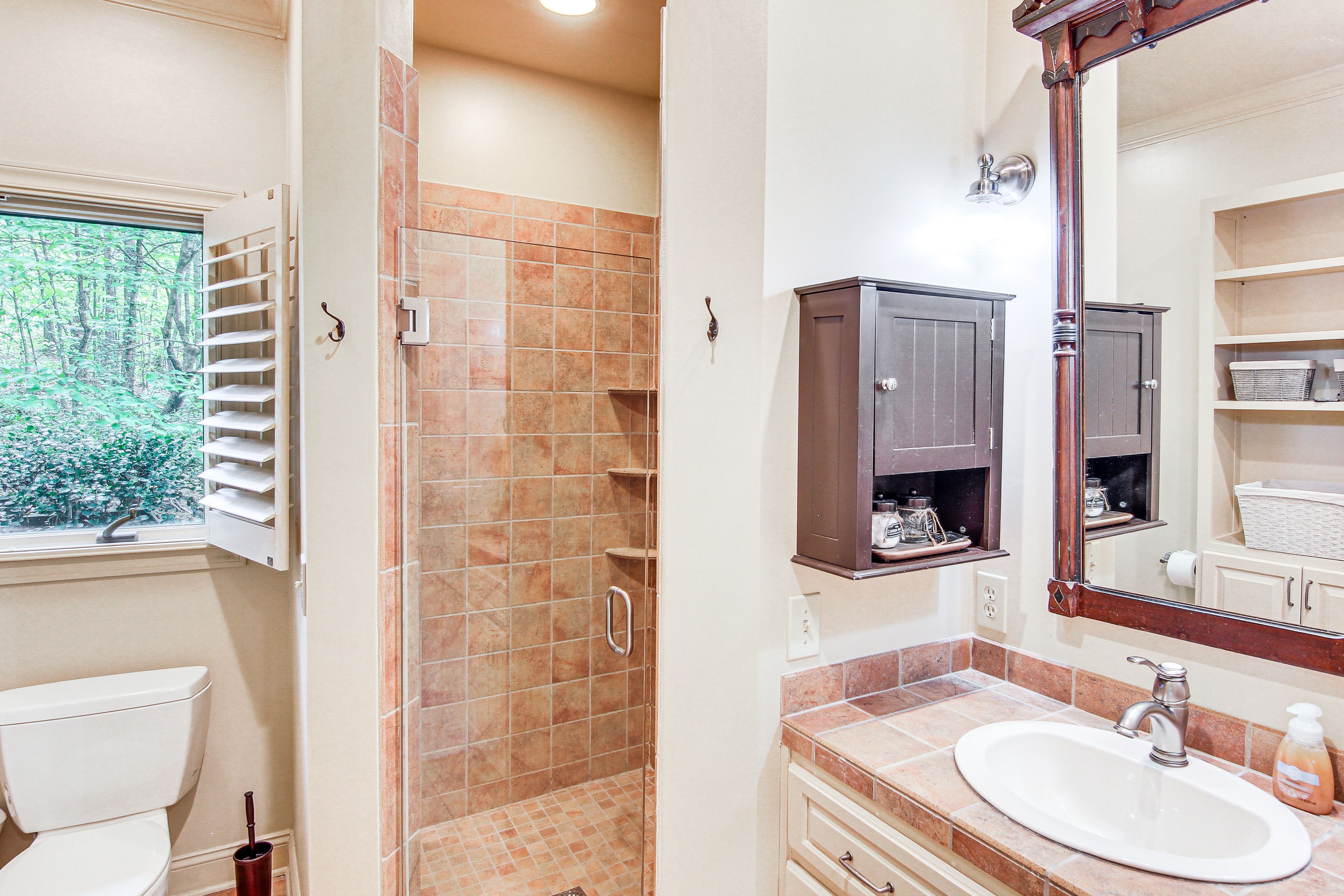 Full Bathroom | Lower Level