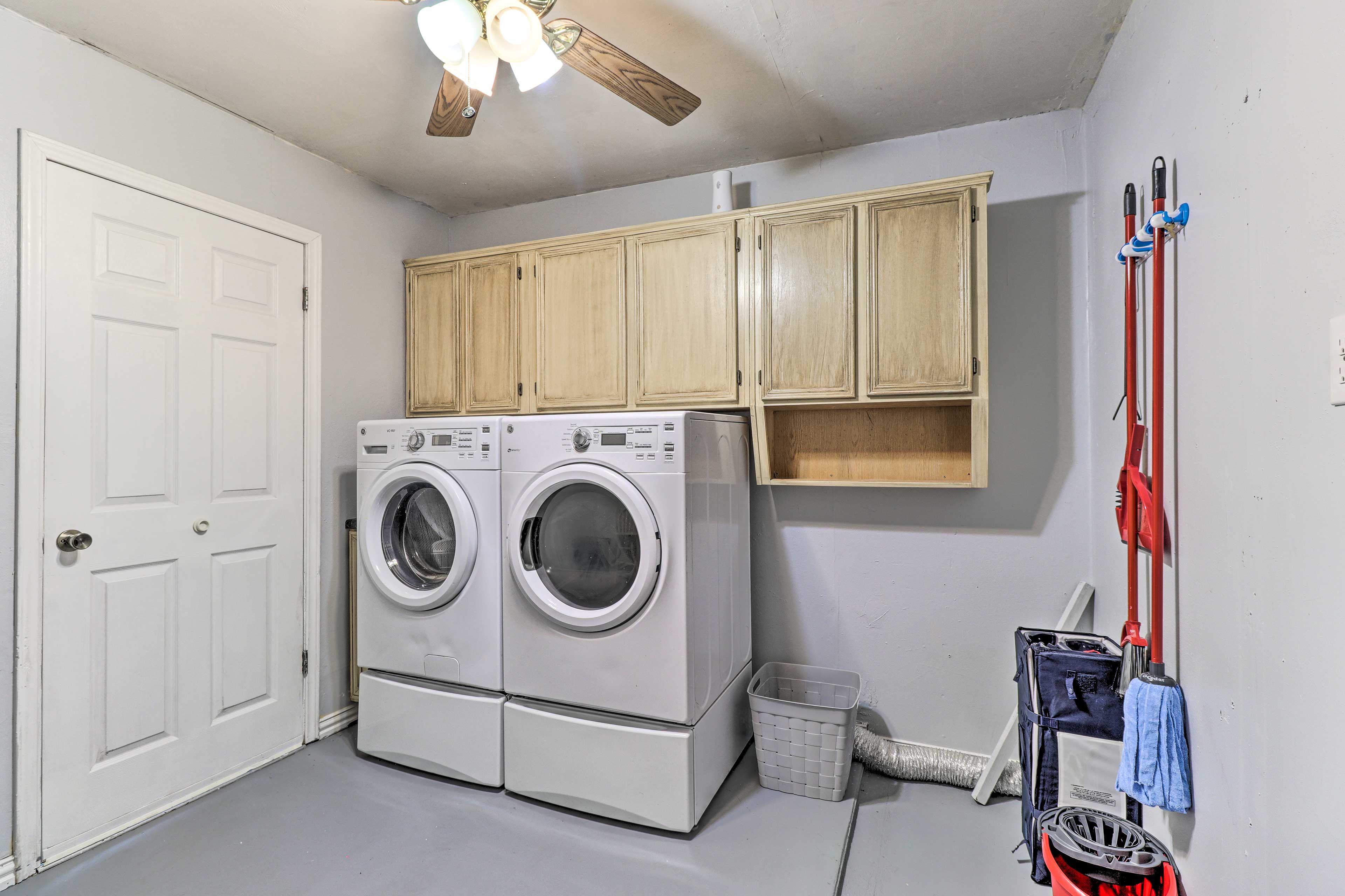 Laundry Room | Washer/Dryer