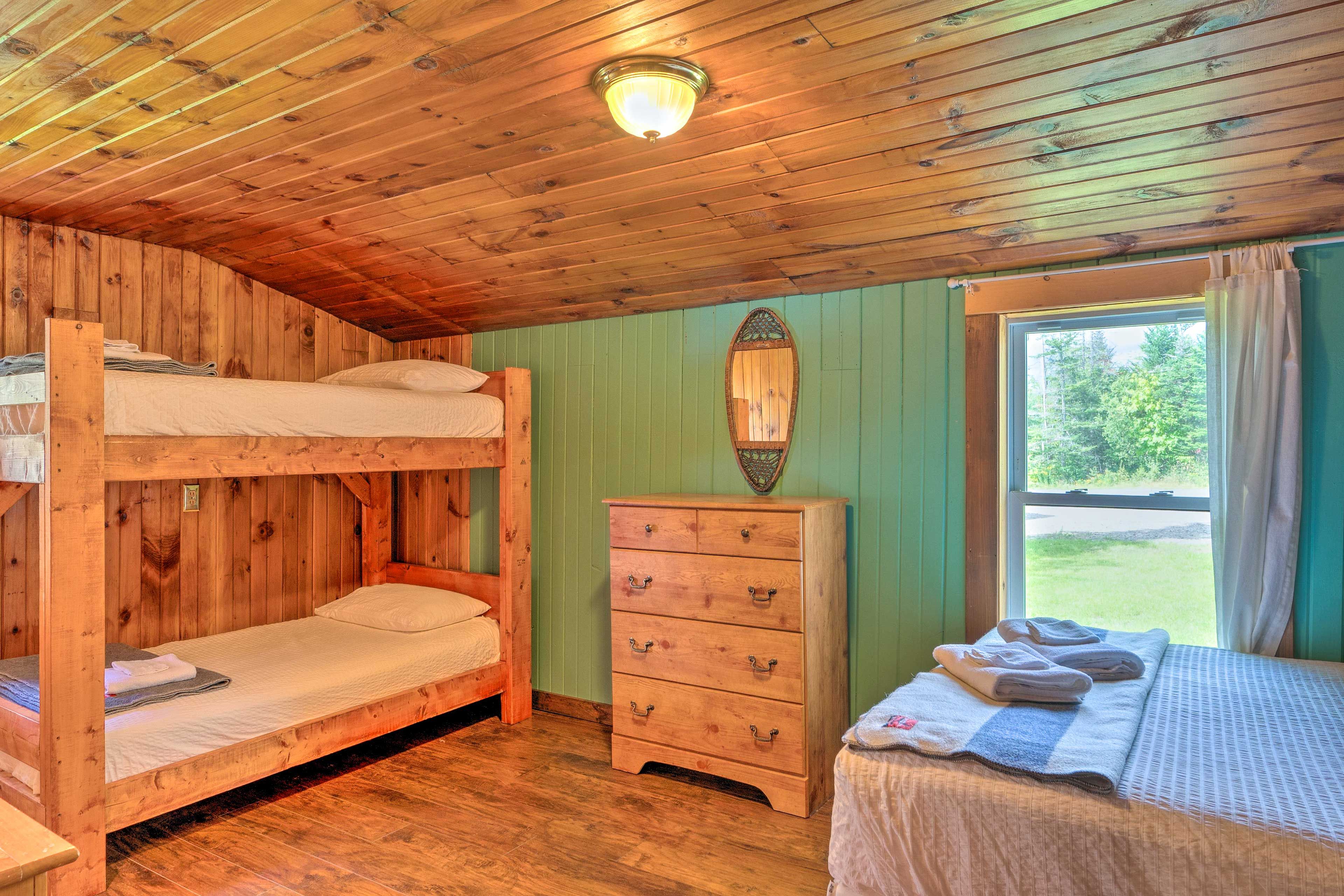 Bedroom 1 | Queen Bed | Twin Bunk Bed | Linens Provided