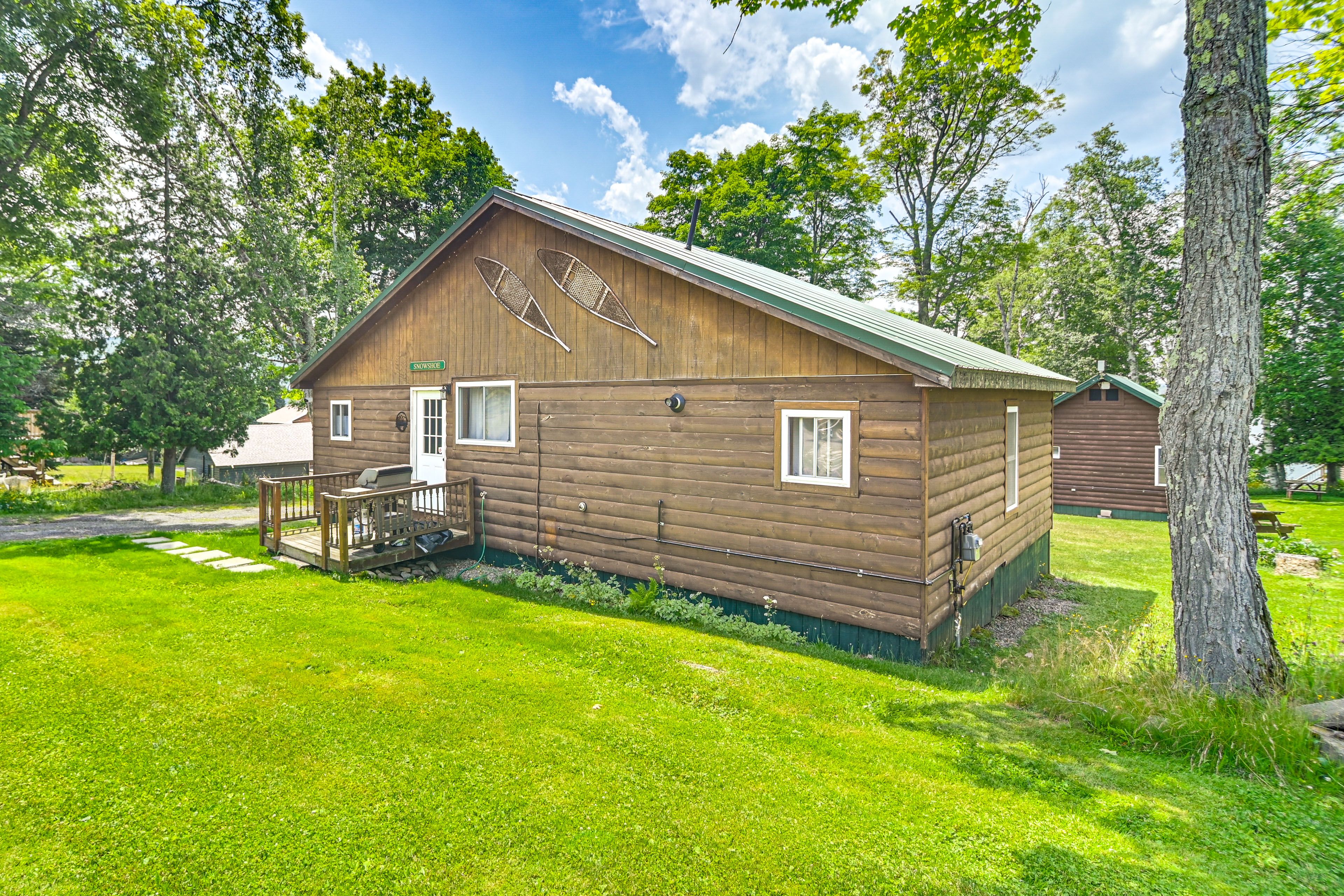 Cabin Exterior | Driveway Parking (3 Vehicles) | Trailer Parking Allowed On-Site