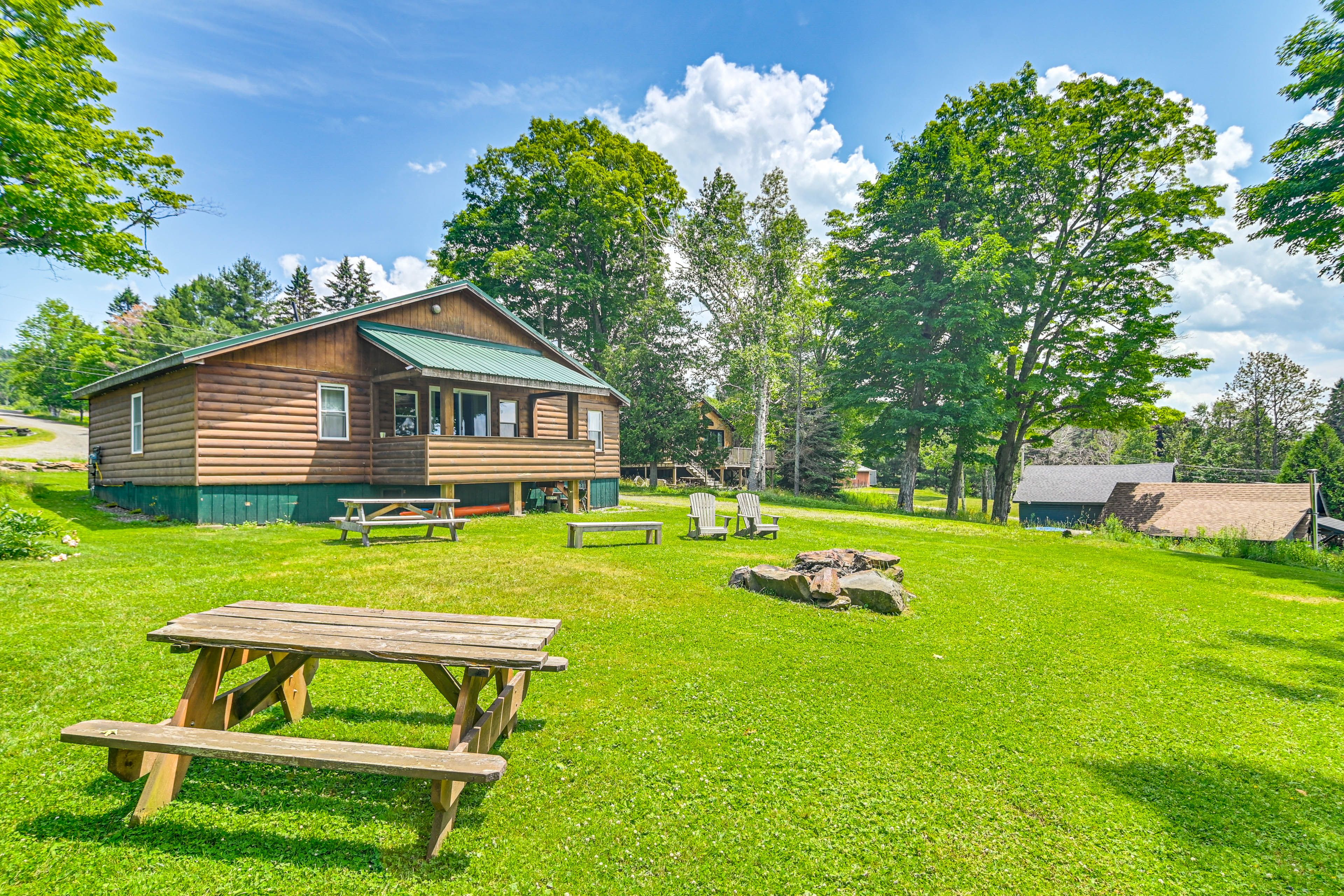 Exterior | Picnic Tables | Fire Pit