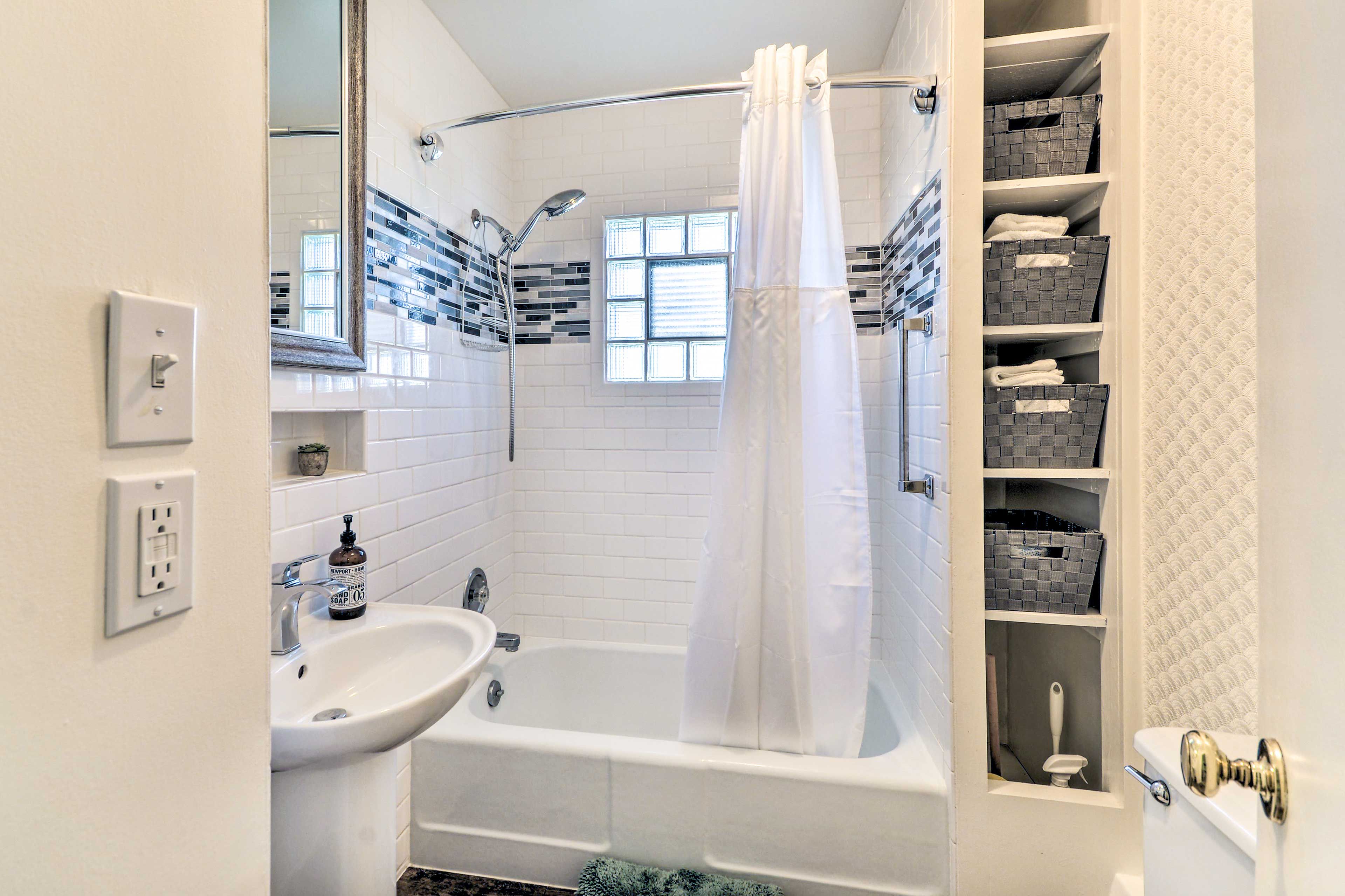 Full Bathroom