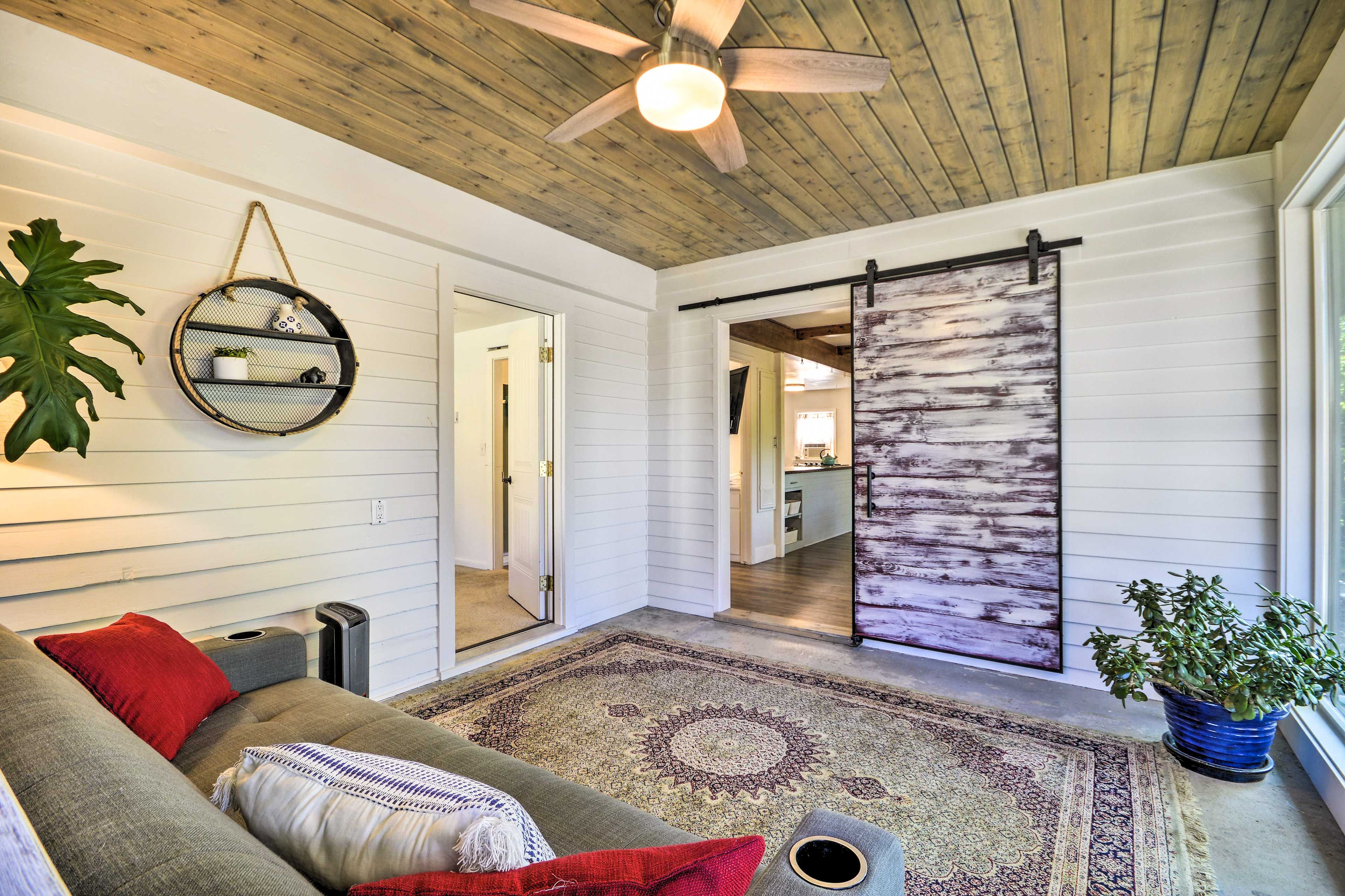 Sunroom | Sleeper Sofa