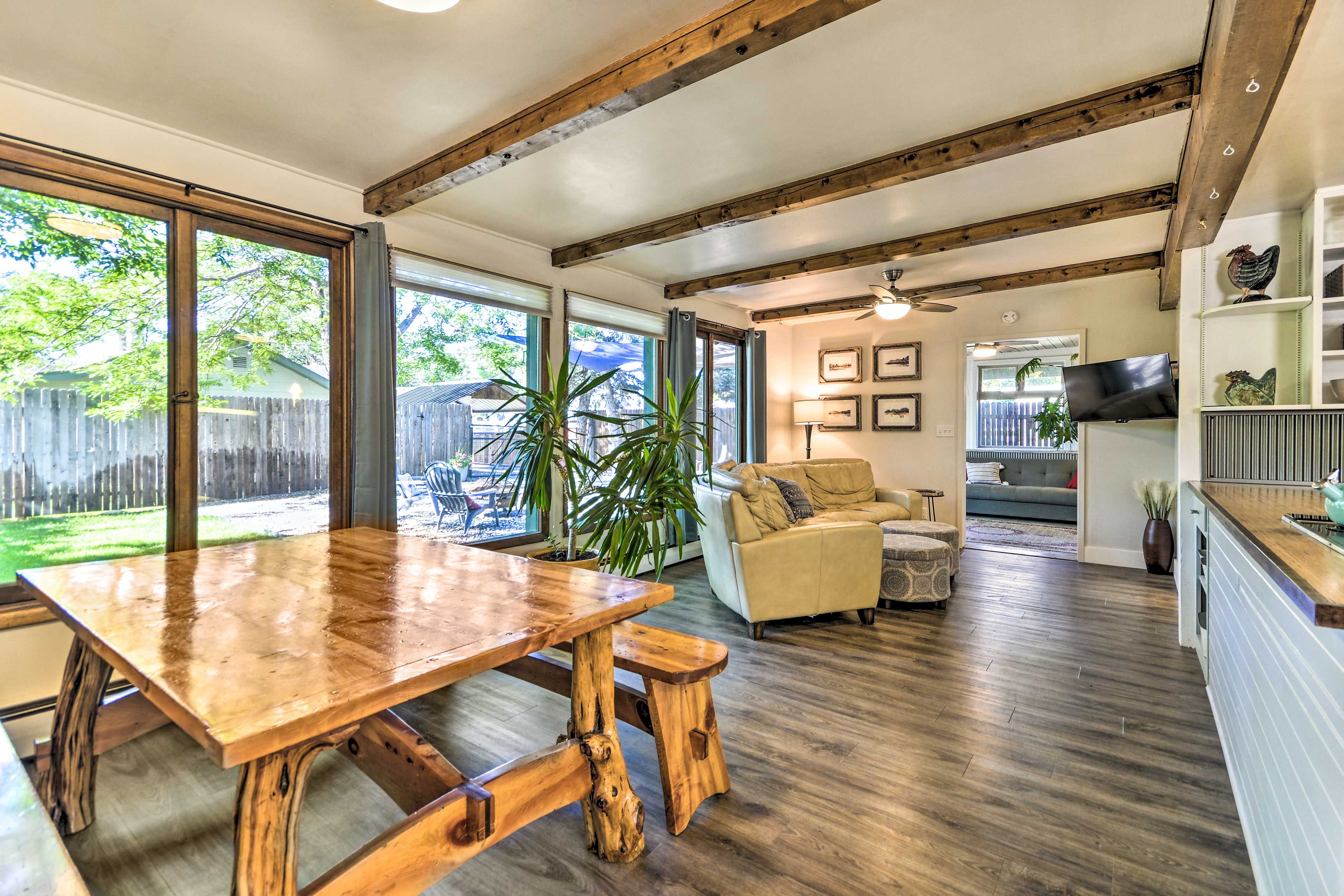 Cody Vacation Rental | 3BR | 3BA | 1,650 Sq Ft | 1 Step to Enter