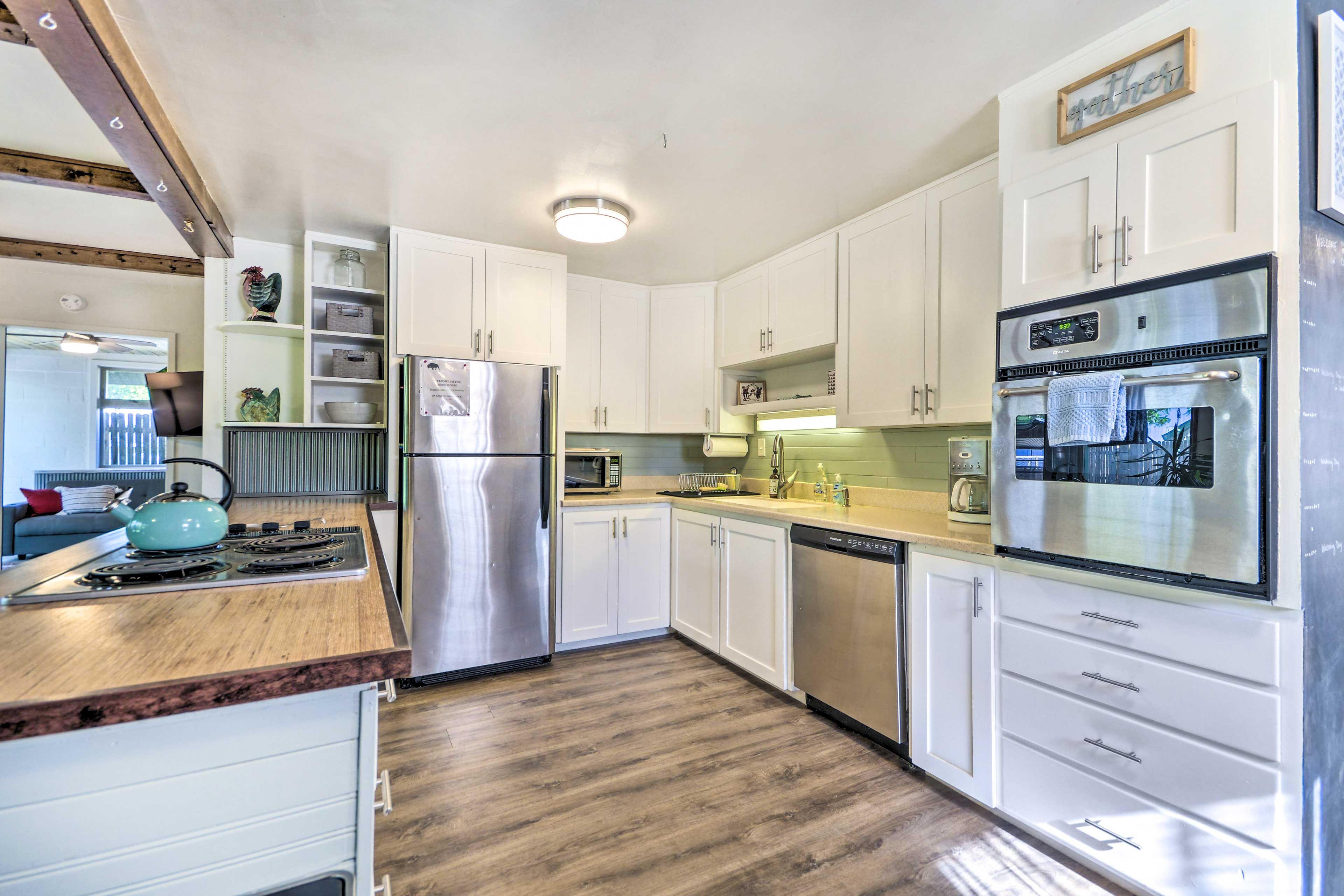 Kitchen | Coffee Maker | Hot Water Pot | Dishwasher | Blender