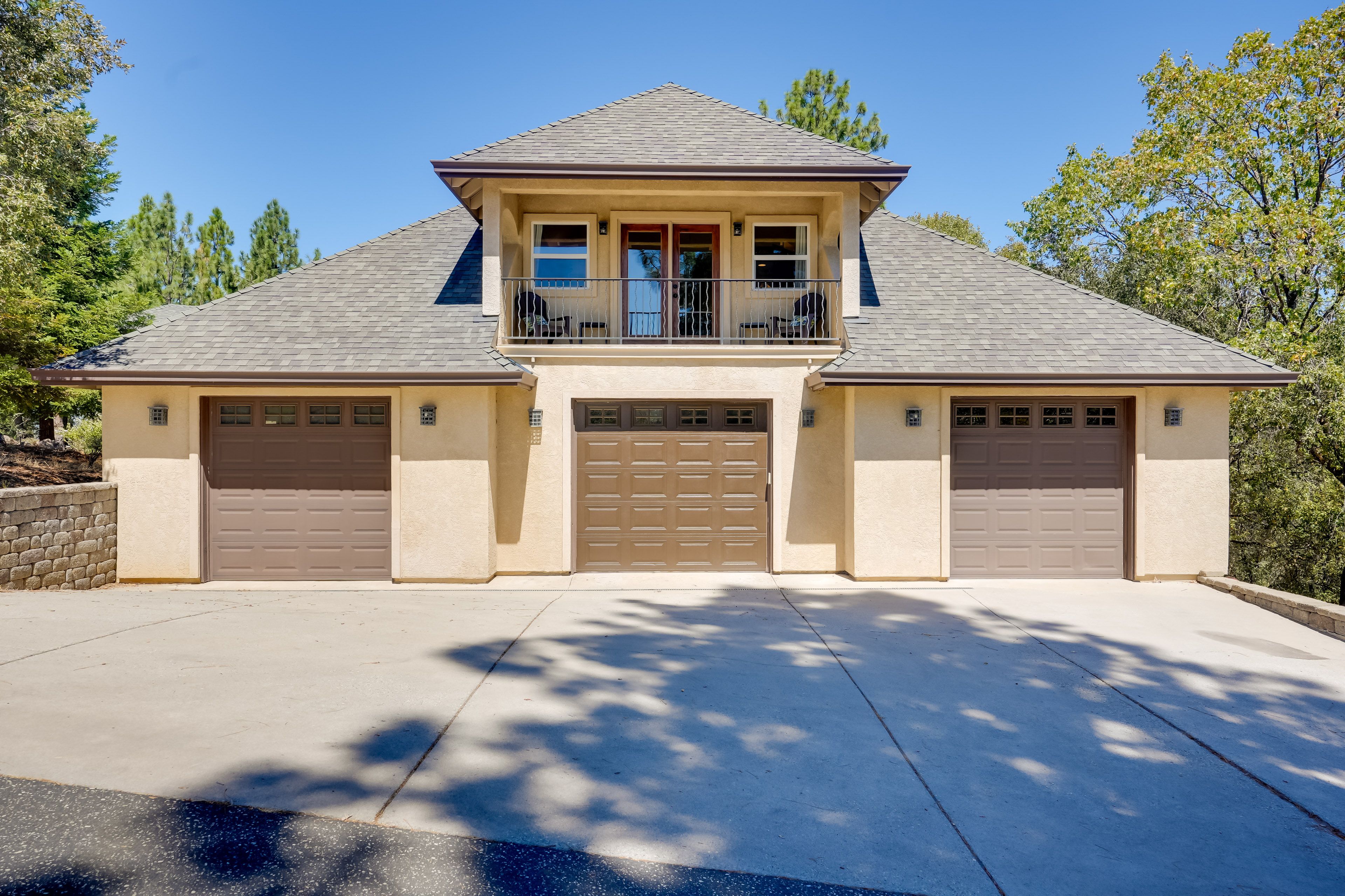 Parking | Driveway (2 Vehicles)