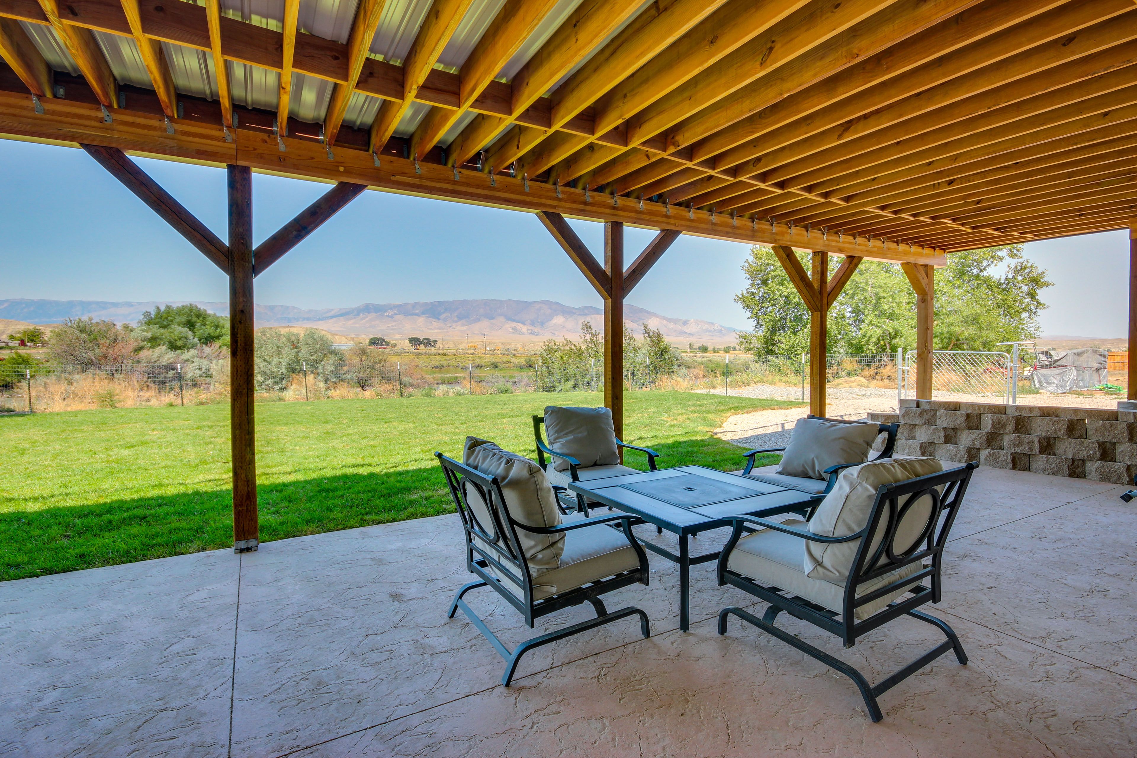 Patio | Outdoor Dining Area | Pellet Grill (Pellets Provided)