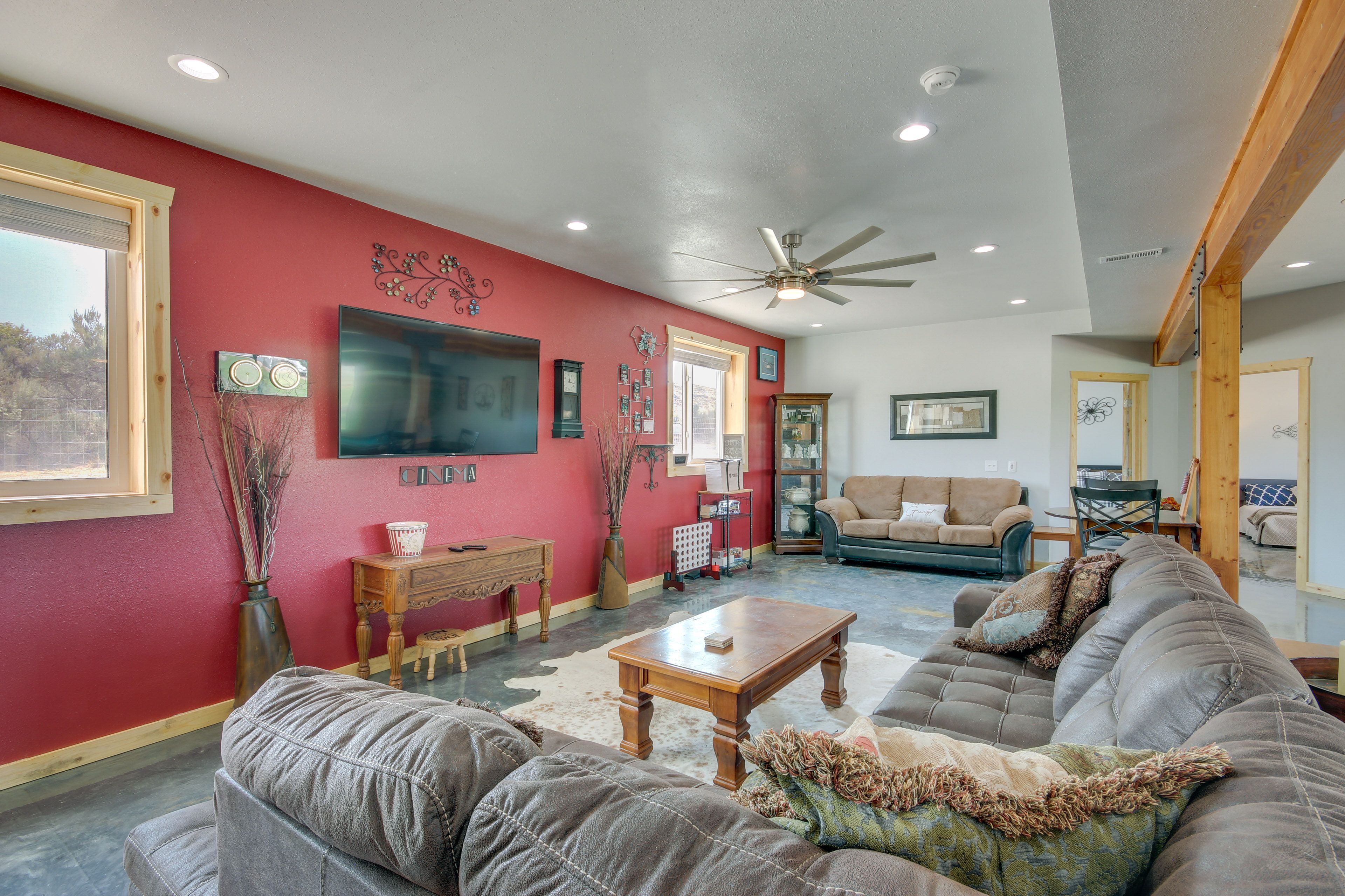 Living Room | Free WiFi