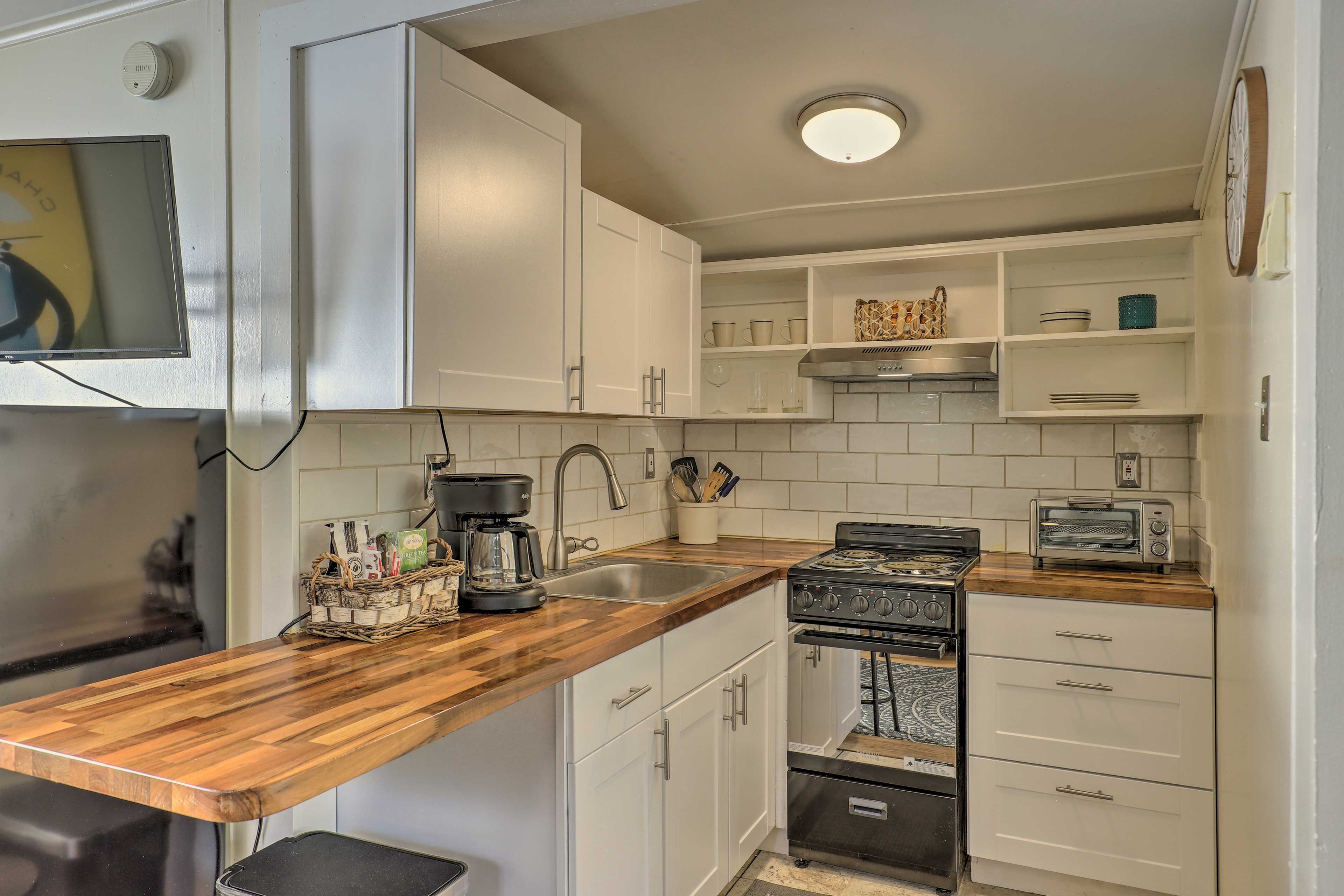 Kitchen | Drip Coffee Maker | Toaster Oven | Dishware & Glassware