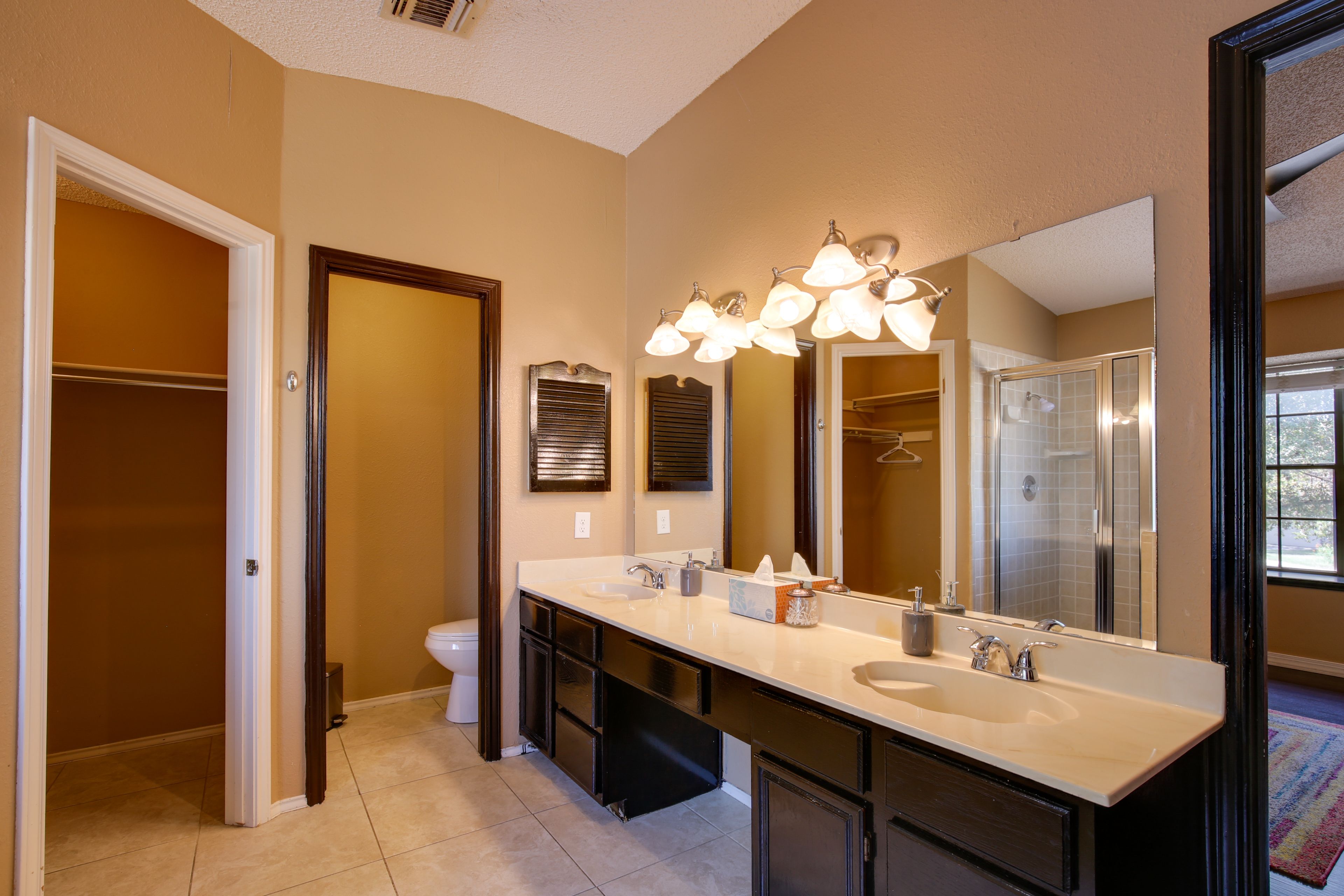 En-Suite Bathroom | 2nd Floor | Towels Provided