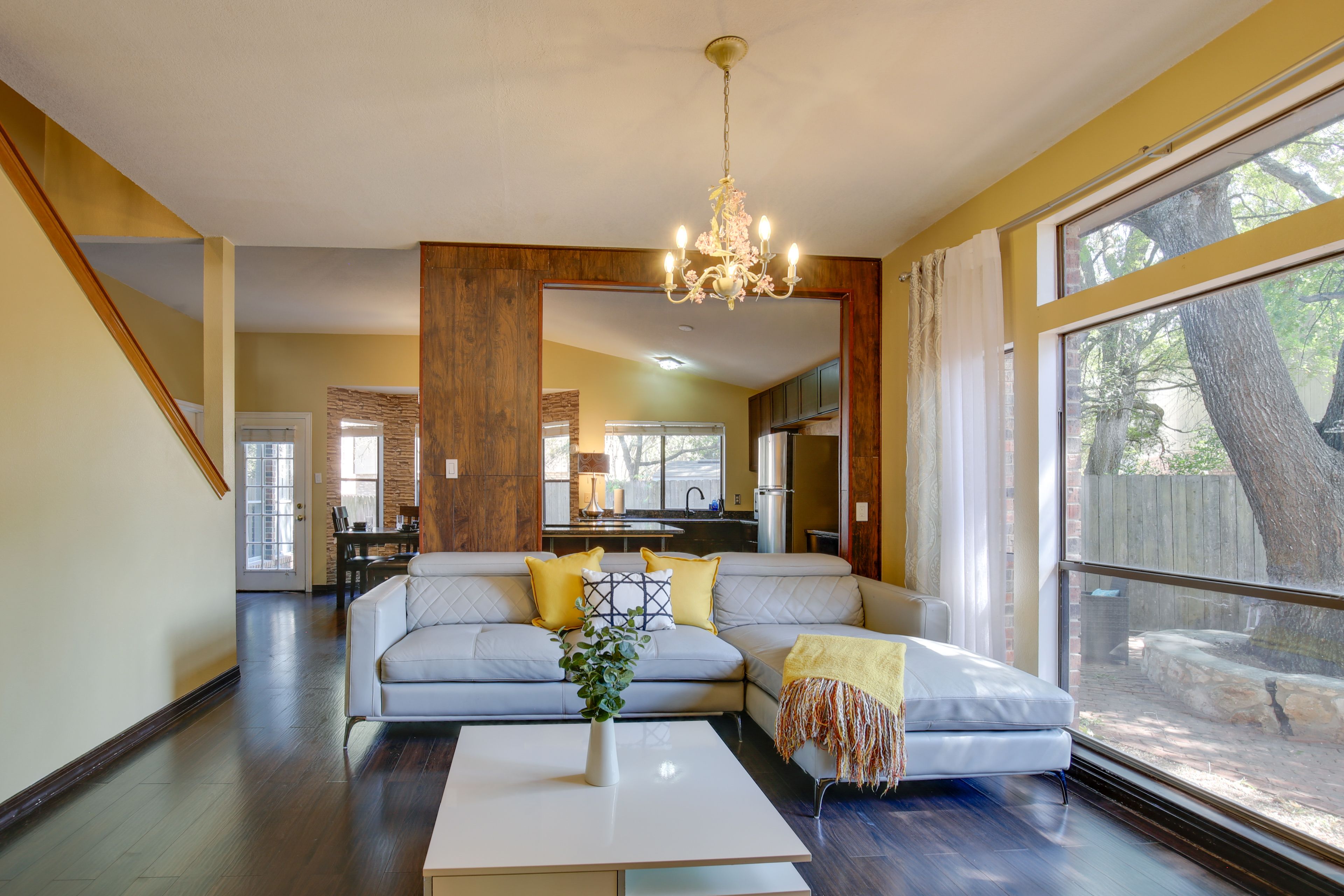 Living Room | Free WiFi