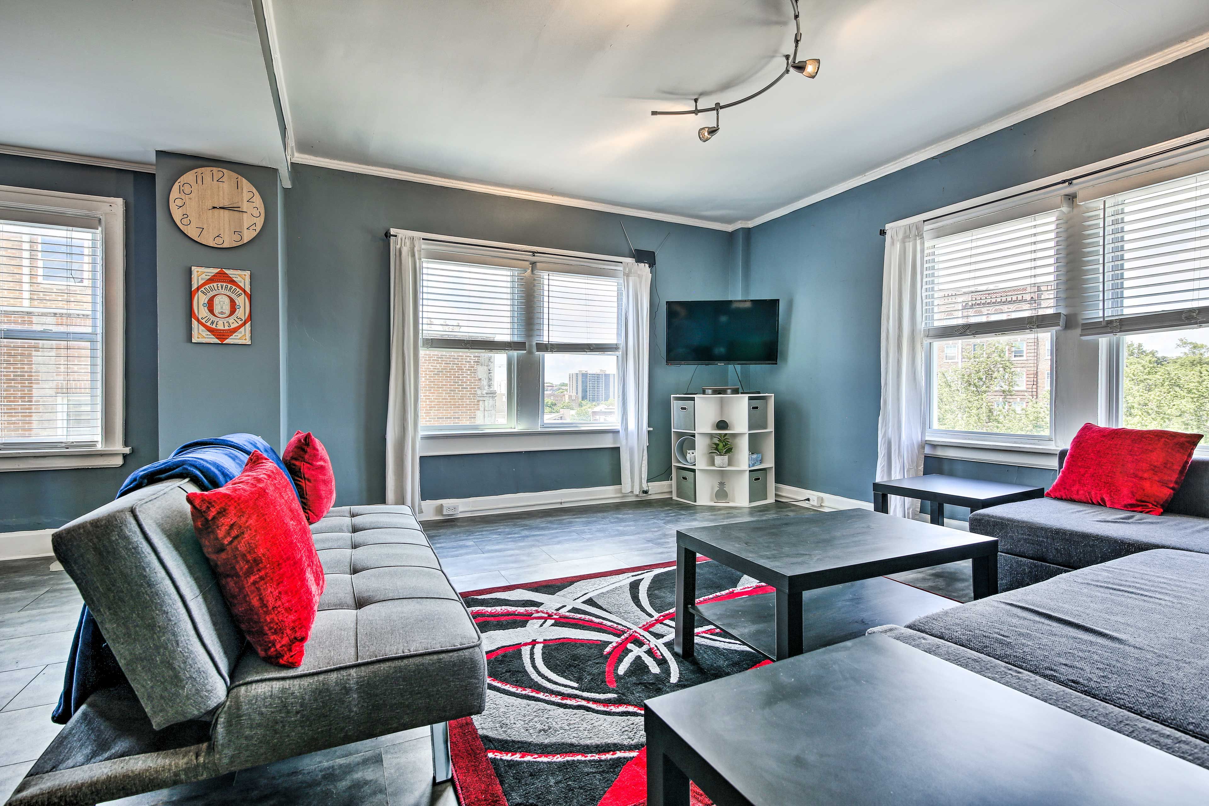 Kansas City Vacation Rental | 2BR | 2BA | Stairs Required to Enter