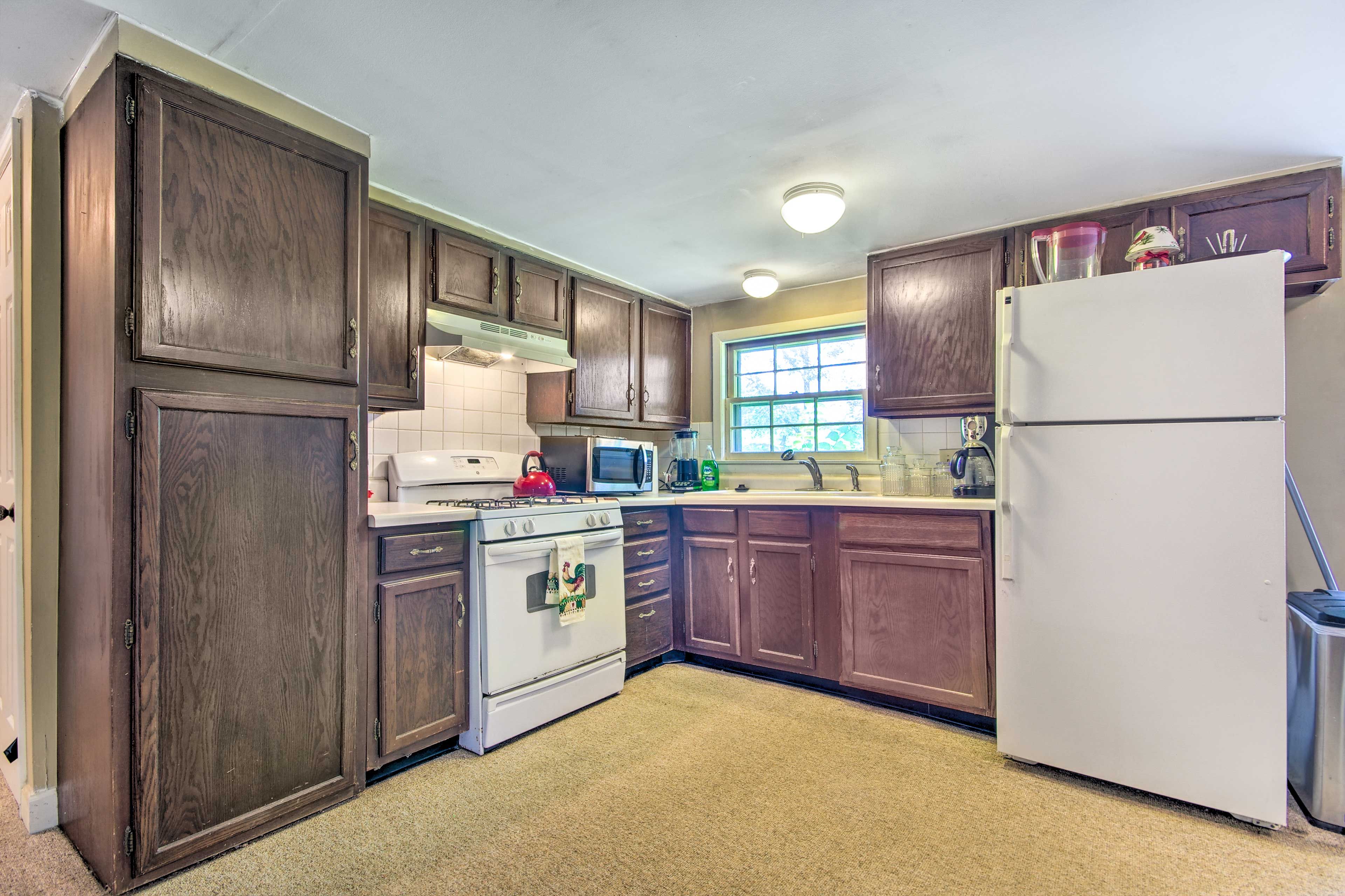 Kitchen | Cooking Basics | Coffee Maker & Grinder