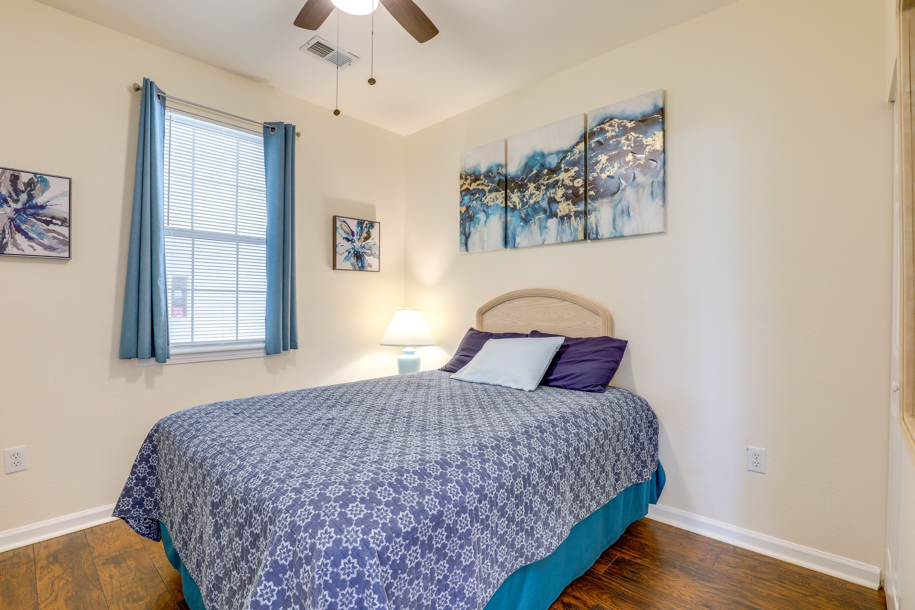Bedroom 2 | Queen Bed