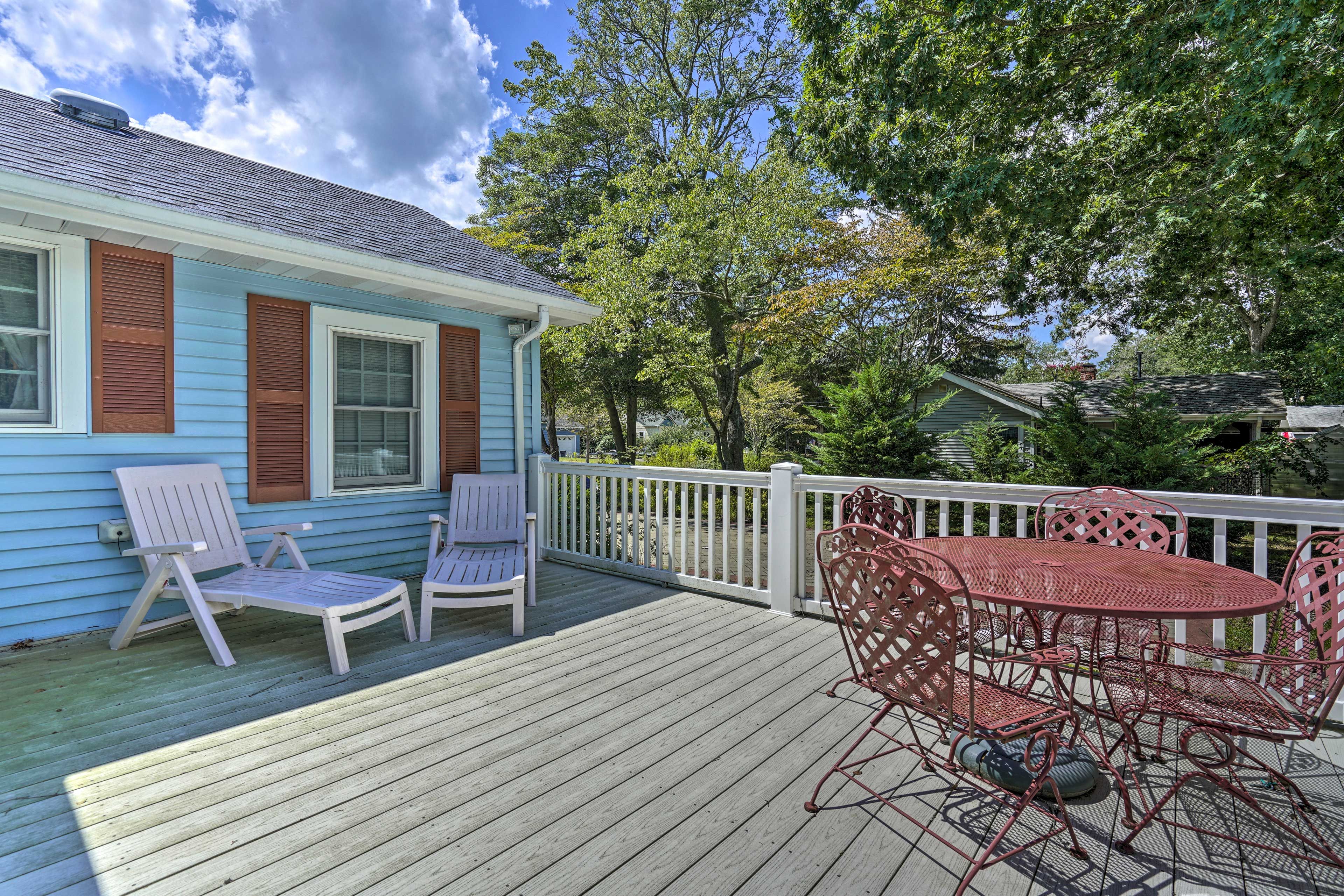 Waretown Vacation Rental | 2BR | 1BA | Access Only By Stairs | 936 Sq Ft