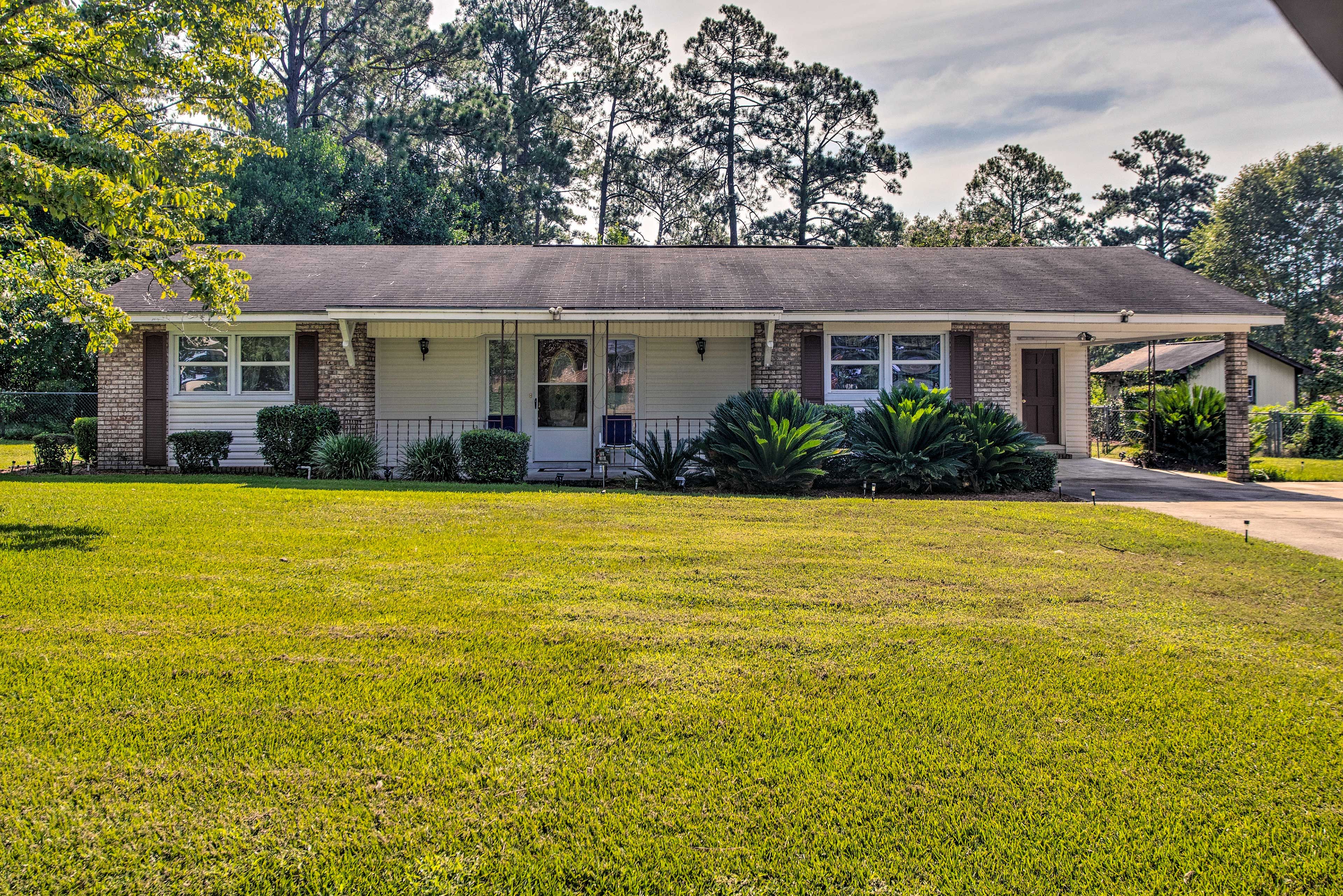 Waycross Vacation Rental | 3BR | 2BA | 1 Step Up to Enter