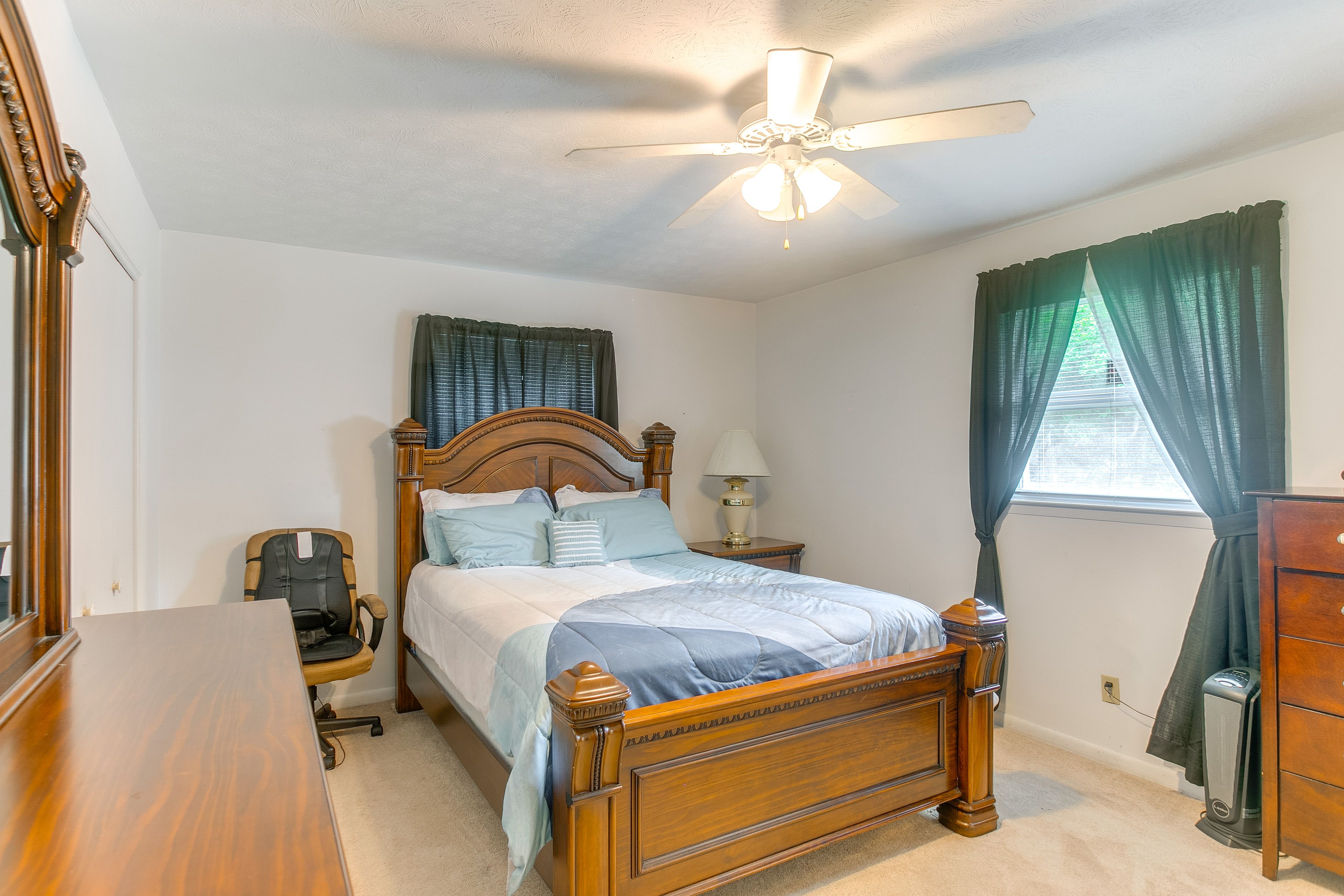 Bedroom 1 | Queen Bed | Linen Provided