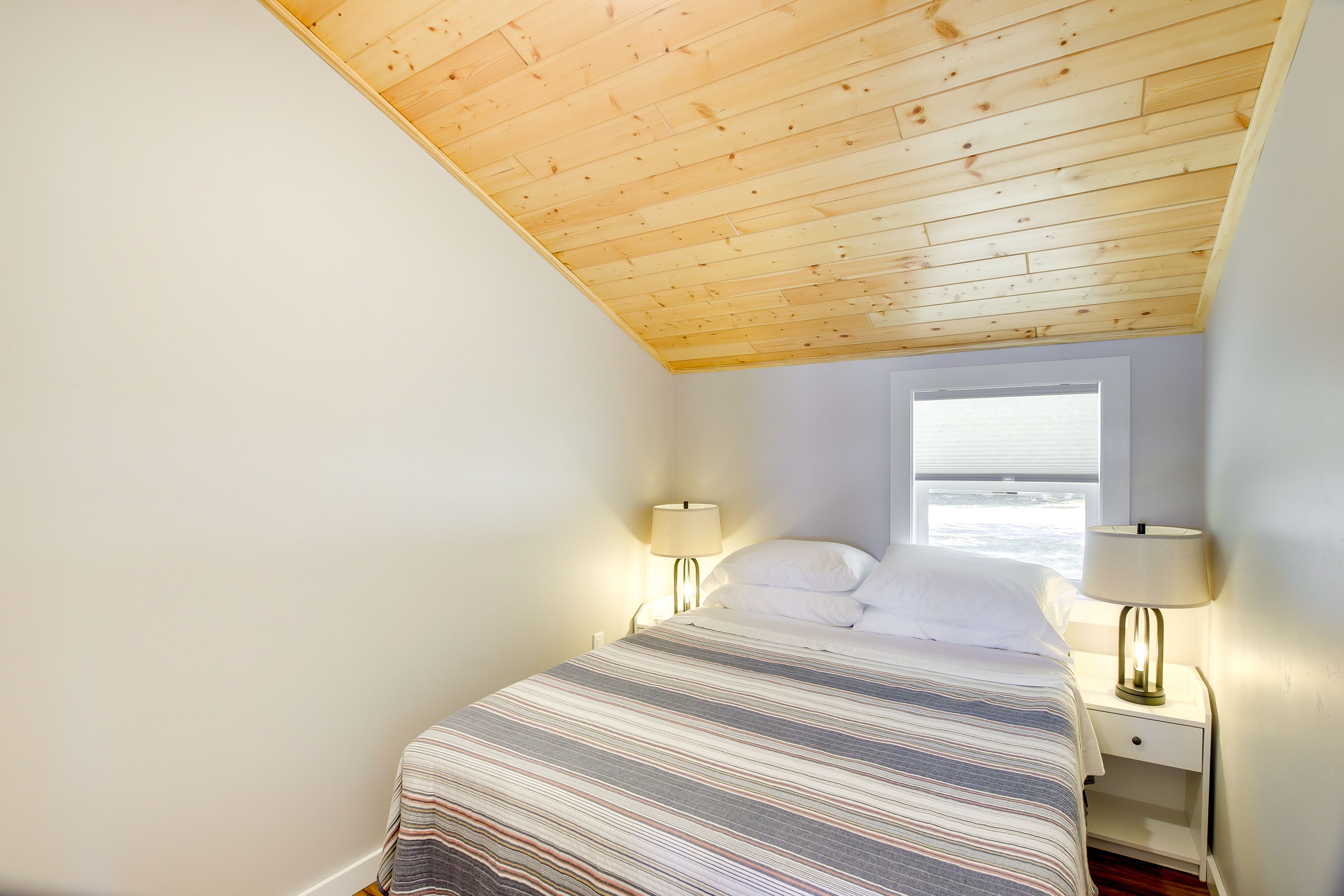 Bedroom 2 | Queen Bed | Linens Provided