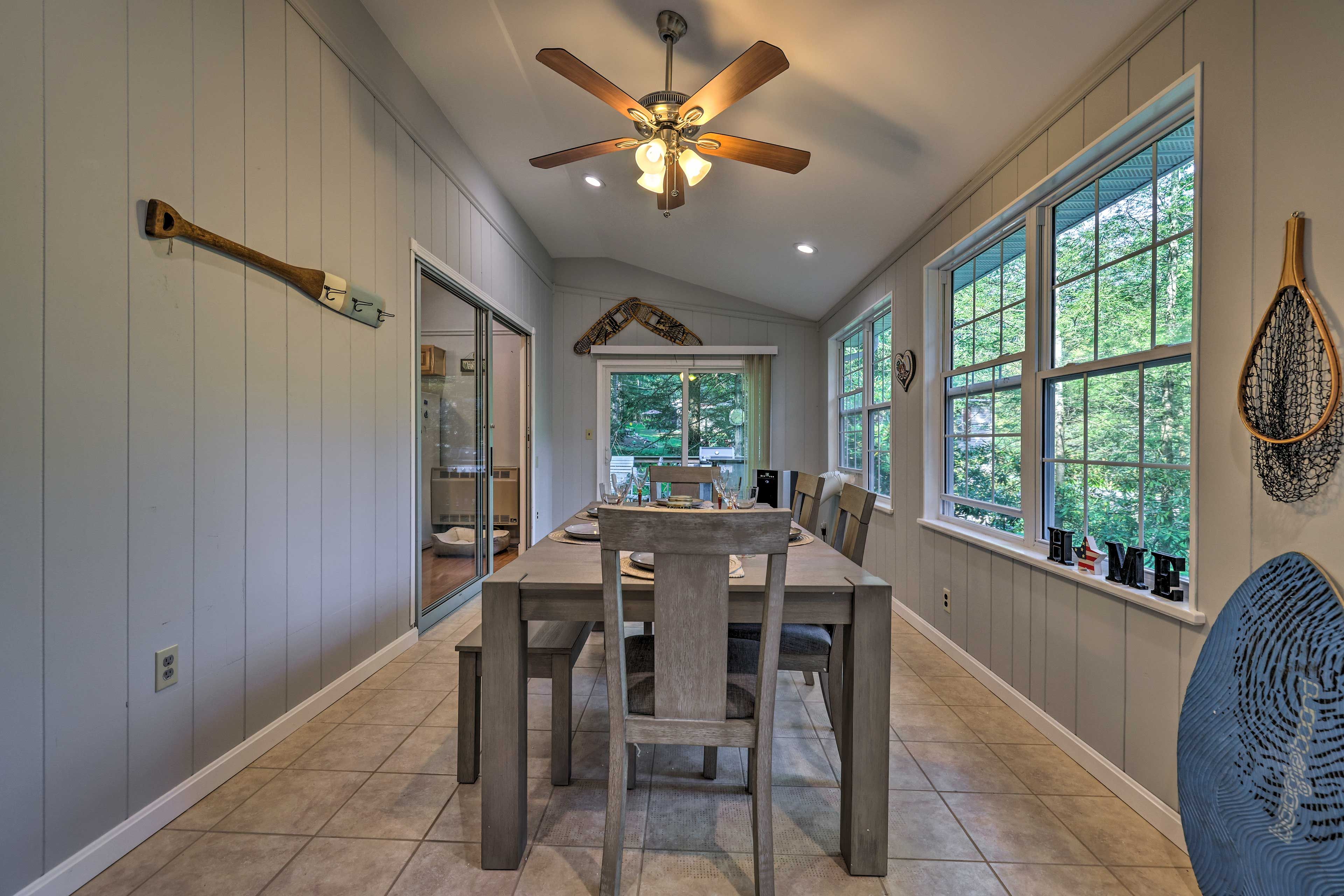 Dining Area | Dishware/Flatware | Trash Bags/Paper Towels