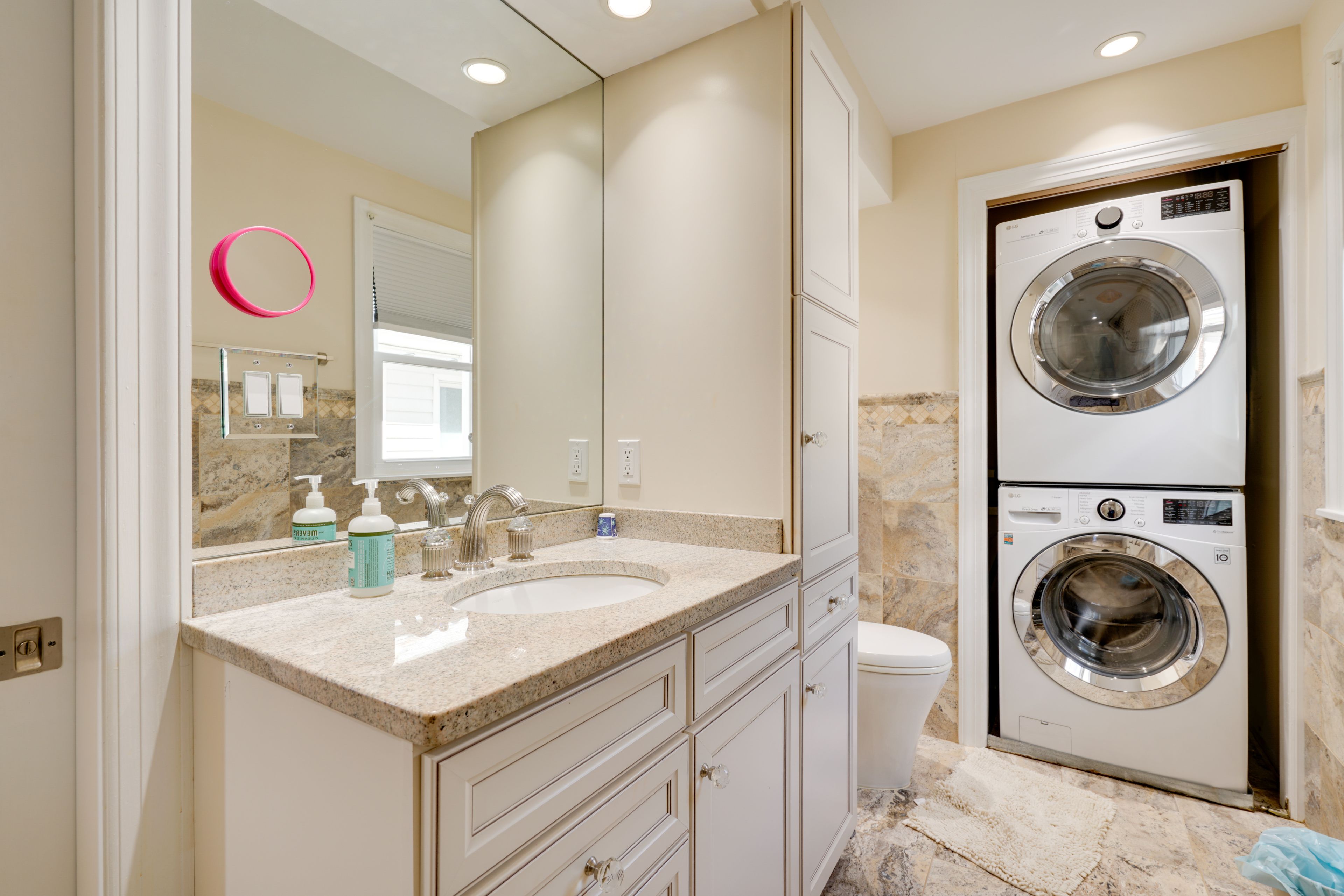 Full Bathroom | Washer & Dryer