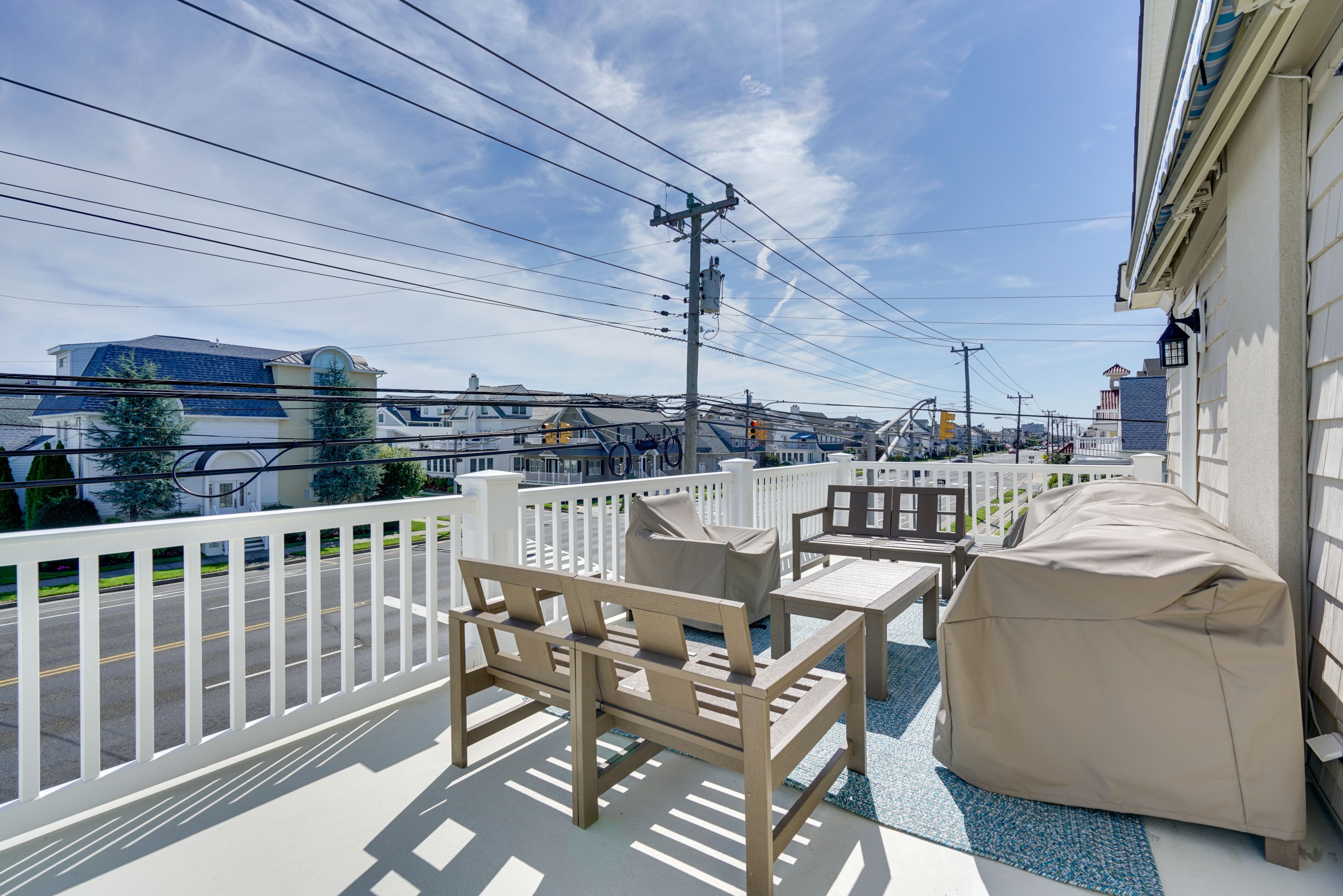 Deck | Outdoor Seating