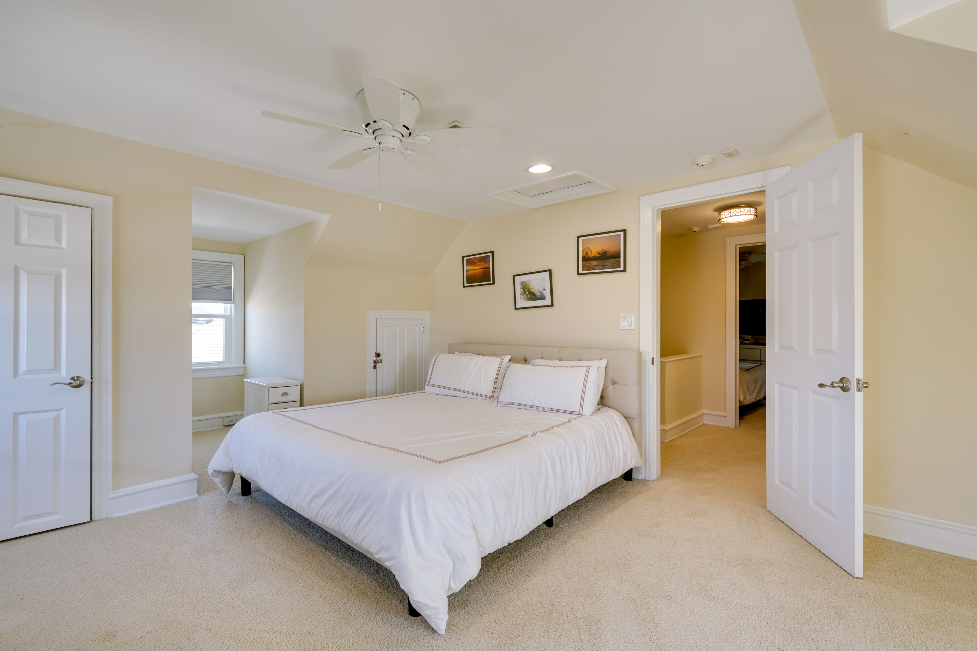 Bedroom 2 | 3rd Floor | King Bed | Smart TV w/ Cable