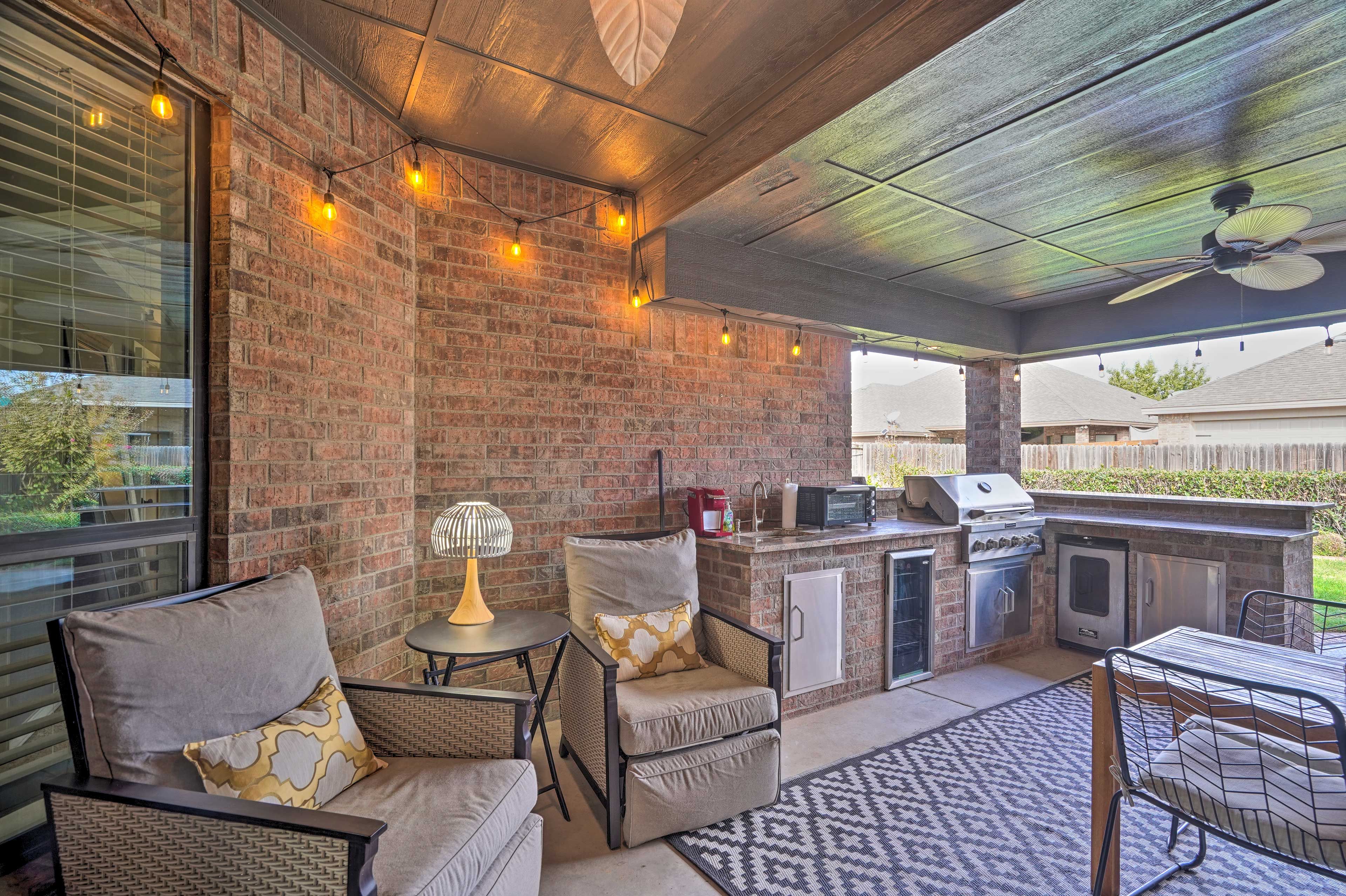House Exterior | Furnished Patio | Outdoor Kitchen