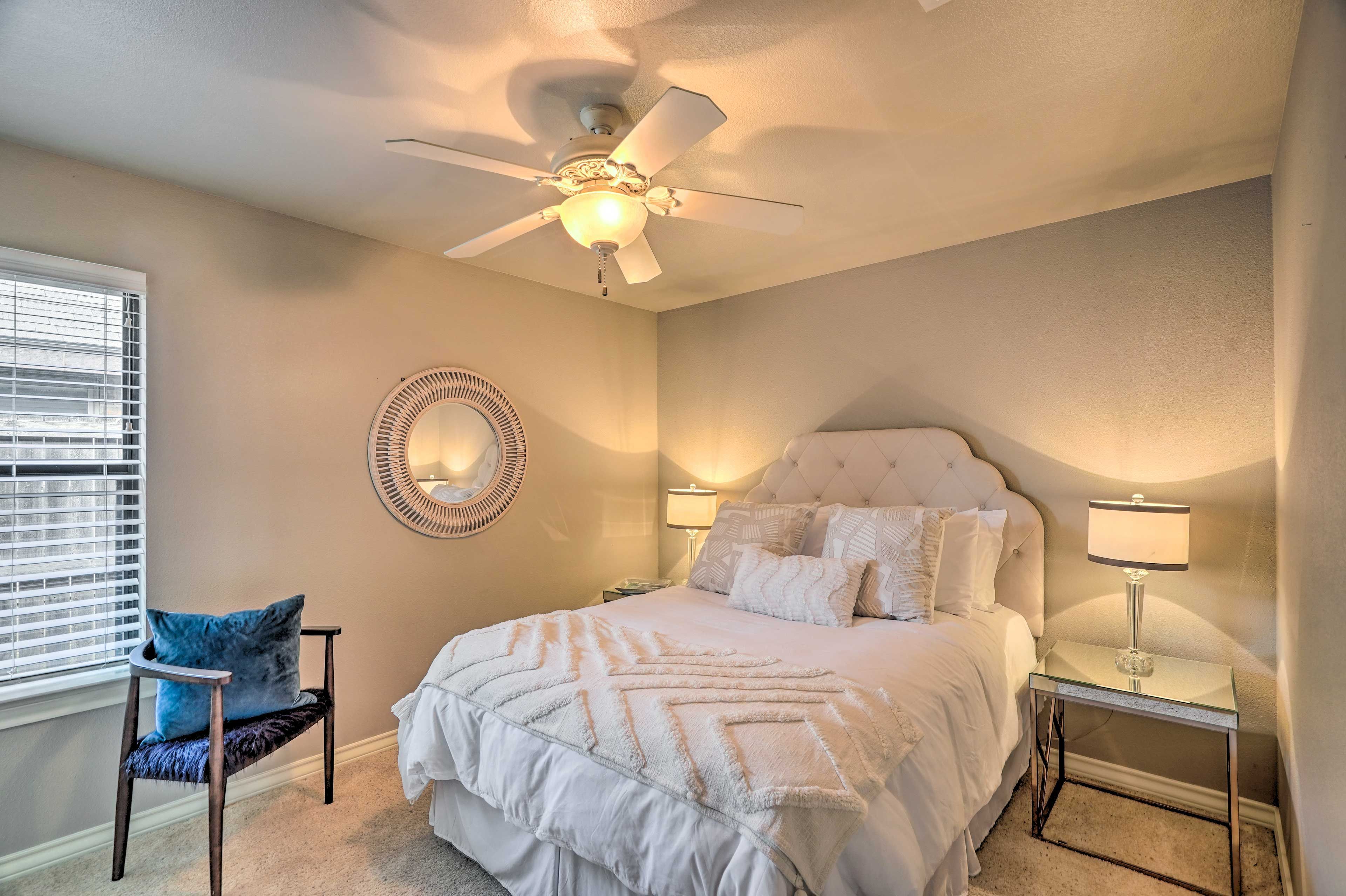 Bedroom 2 | Queen Bed | Smart TV