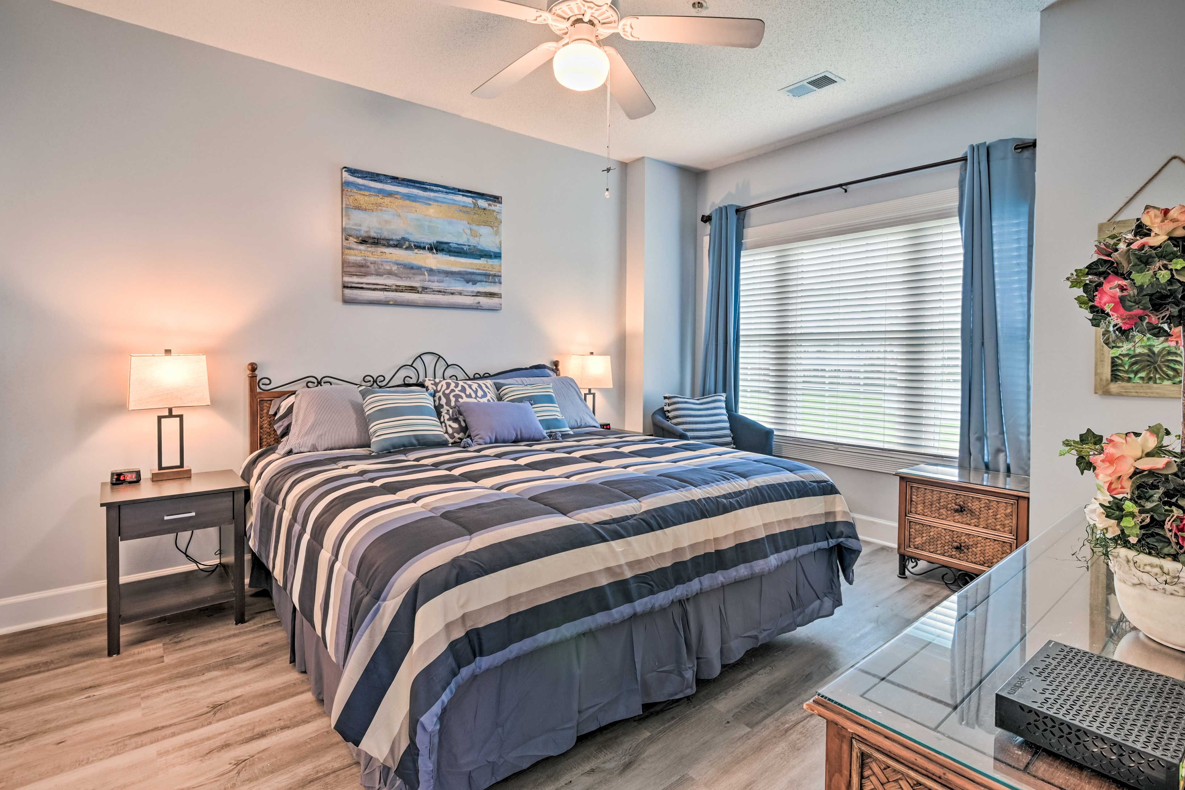 Bedroom 1 | King Bed | Linens Provided | En-Suite Bathroom | Cable TV