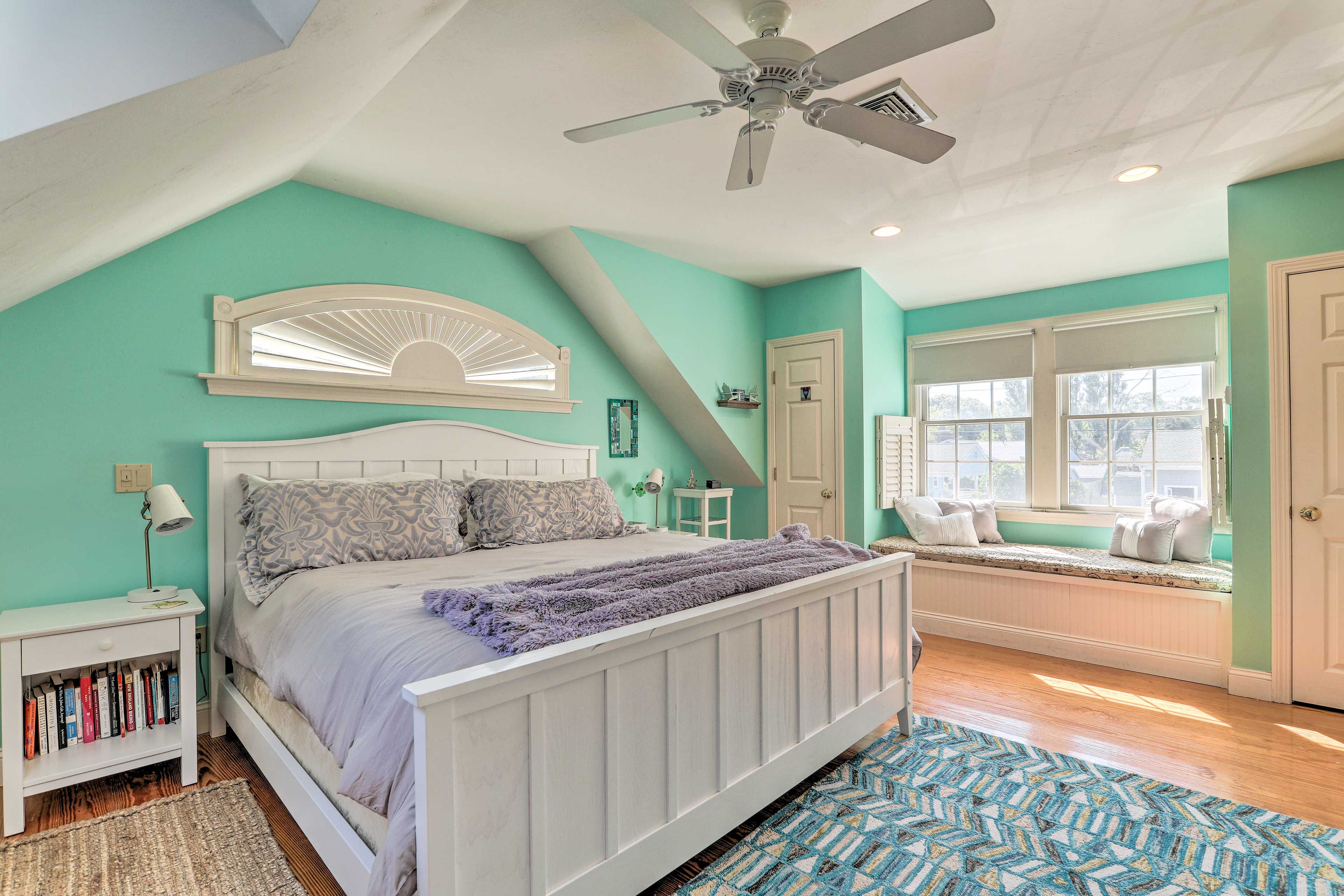 Bedroom 1 | King Bed | Linens Provided | En-Suite Bathroom