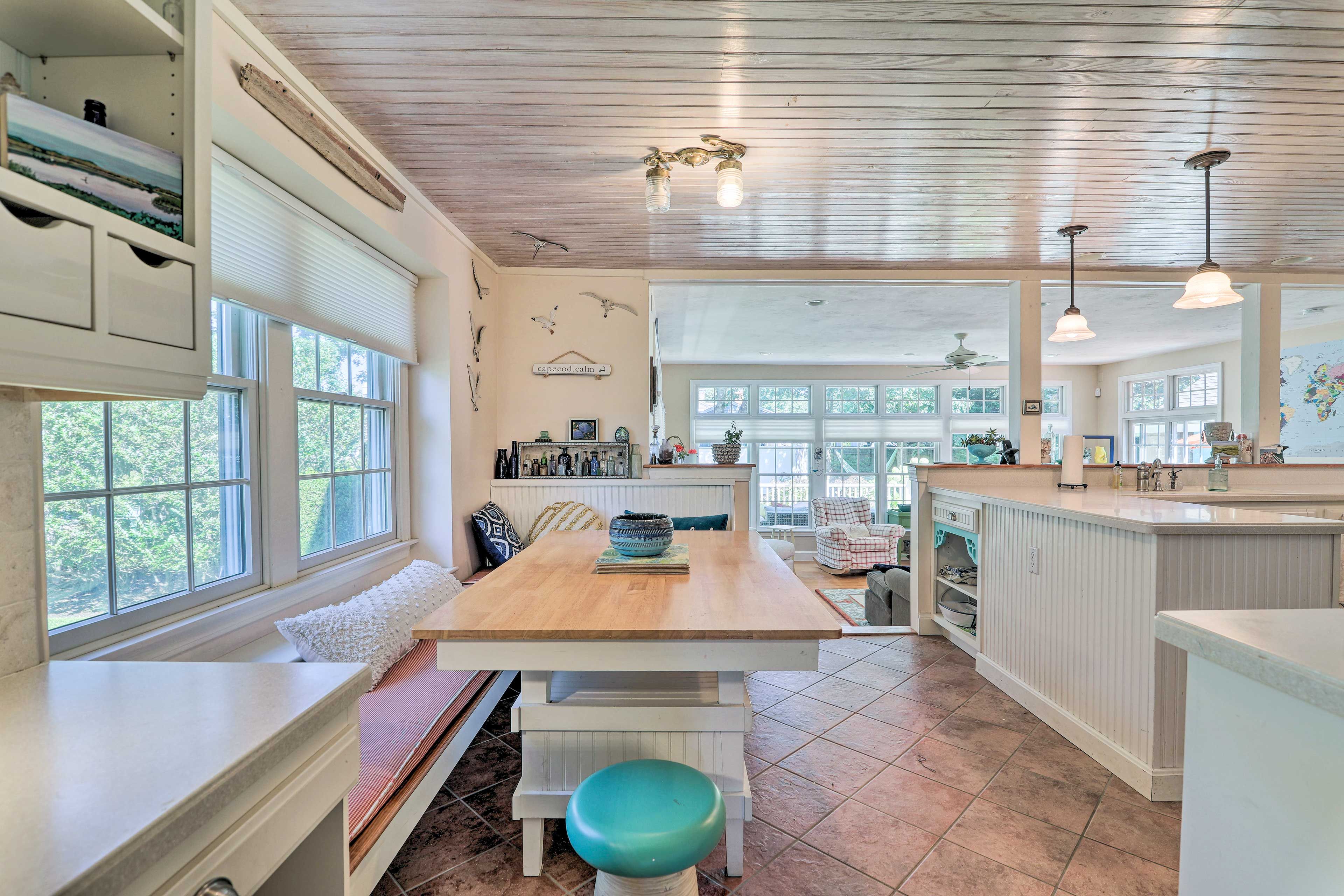 Dining Space | Dishware & Flatware Provided