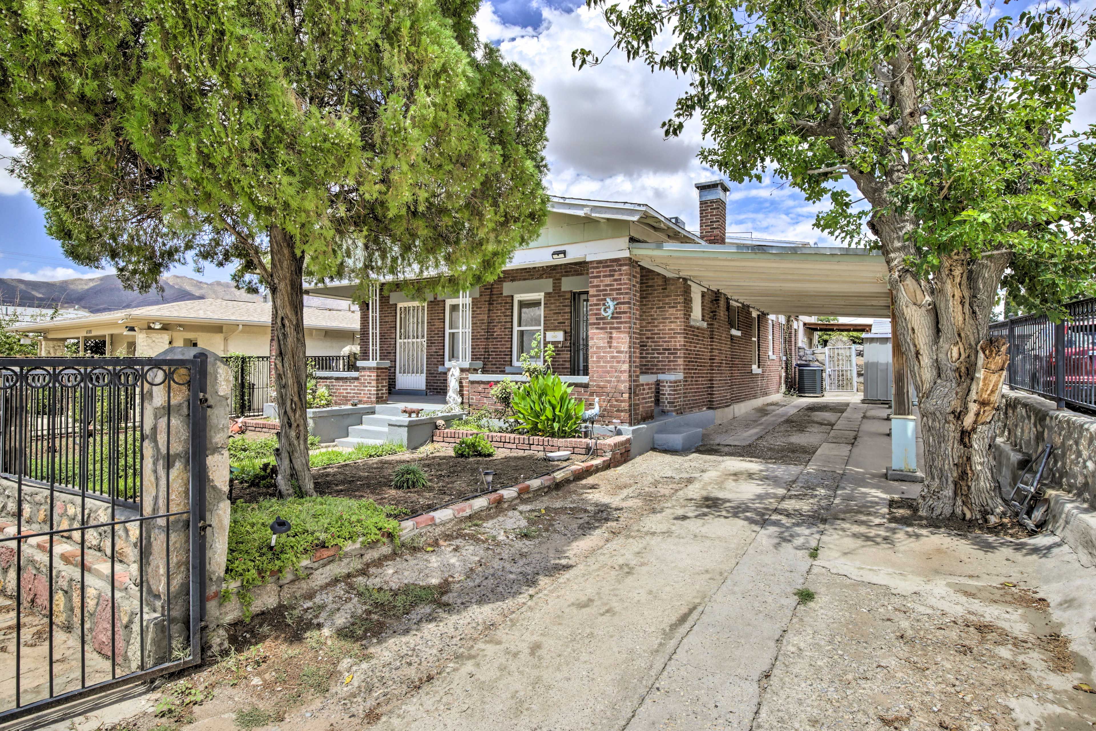 Parking | Carport (3 Vehicles)
