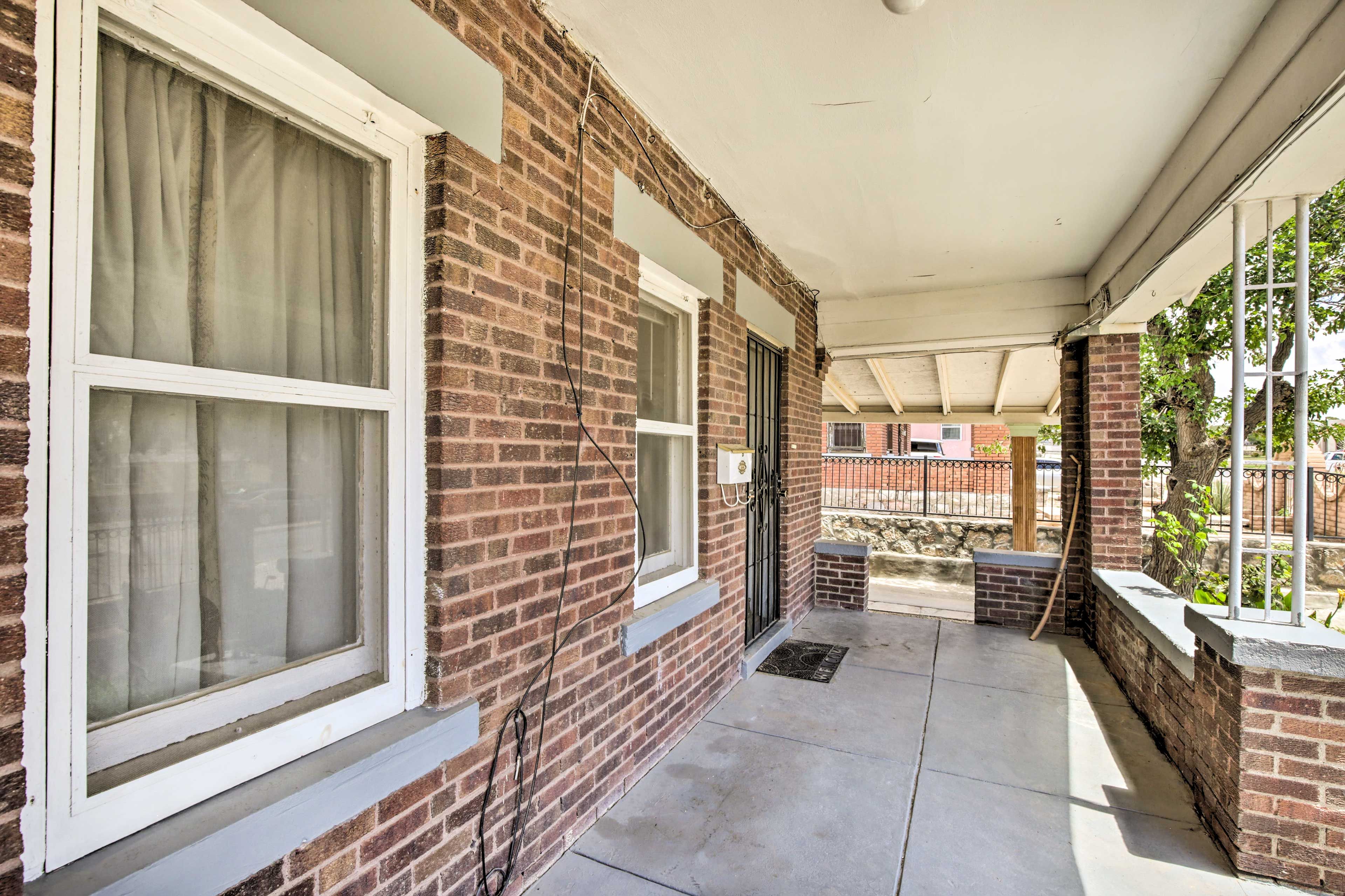 Furnished Porch