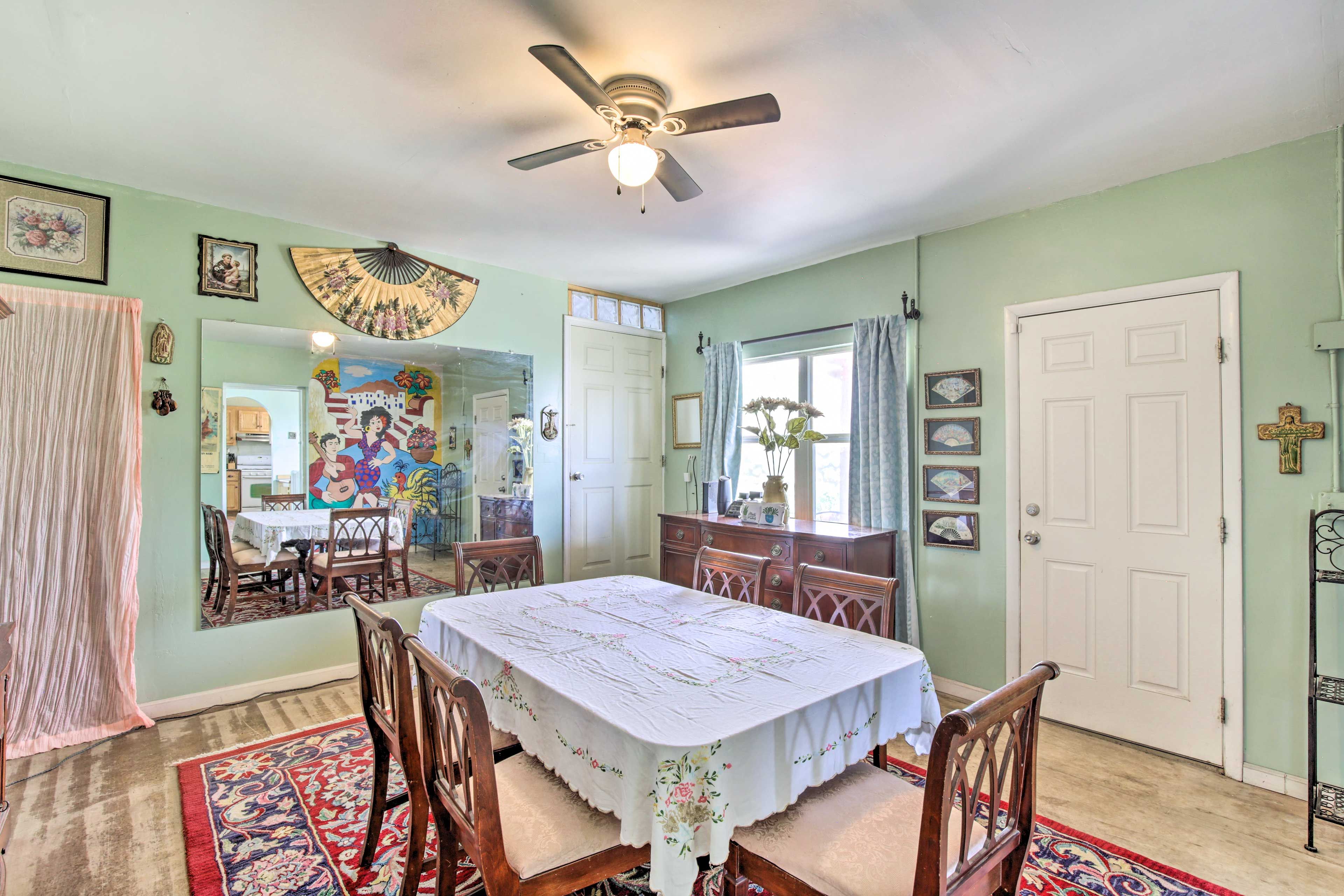 Dining Room | Dishware/Flatware Provided
