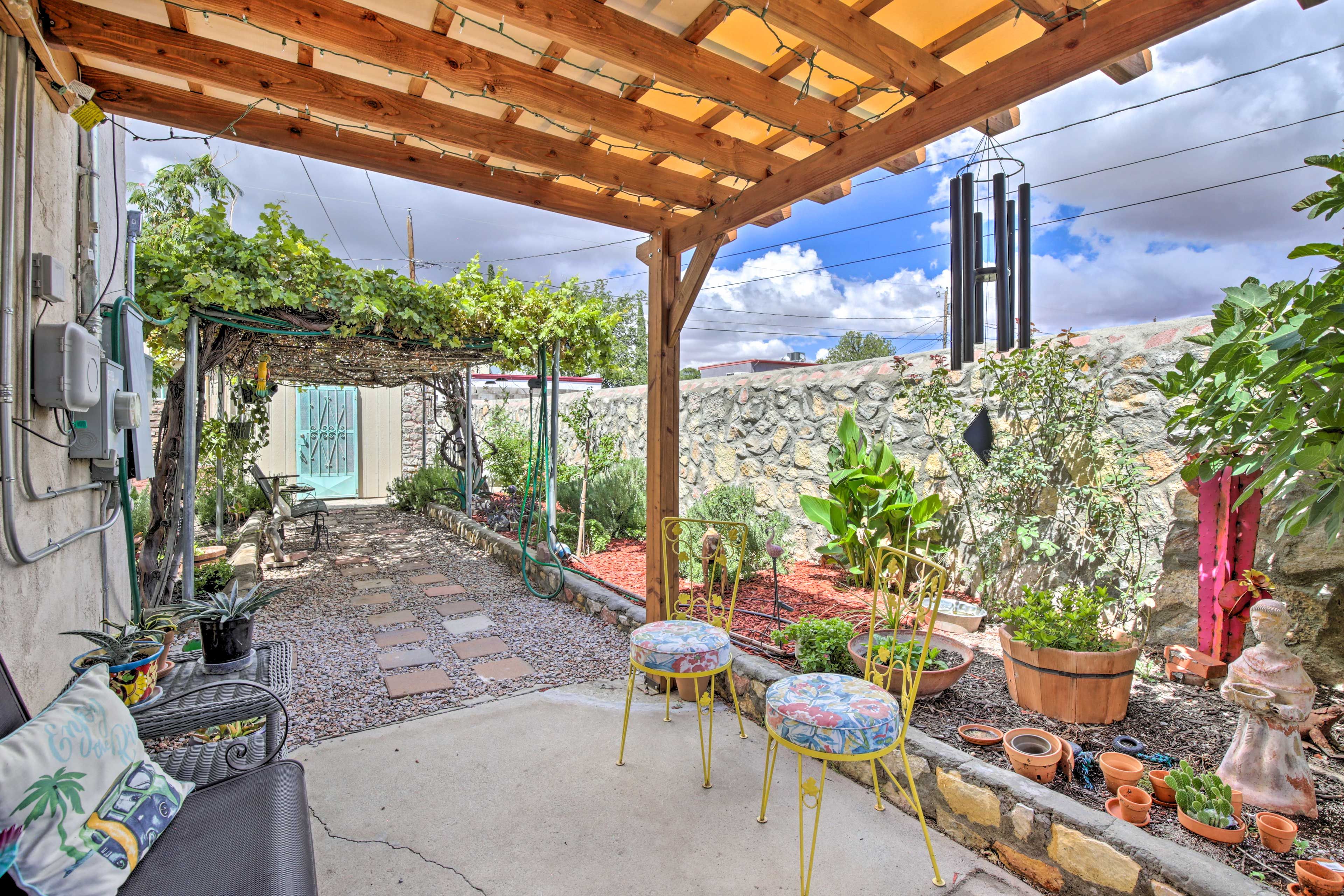 El Paso Vacation Rental | 2BR | 2BA | Stairs Required for Access | 2,800 Sq Ft