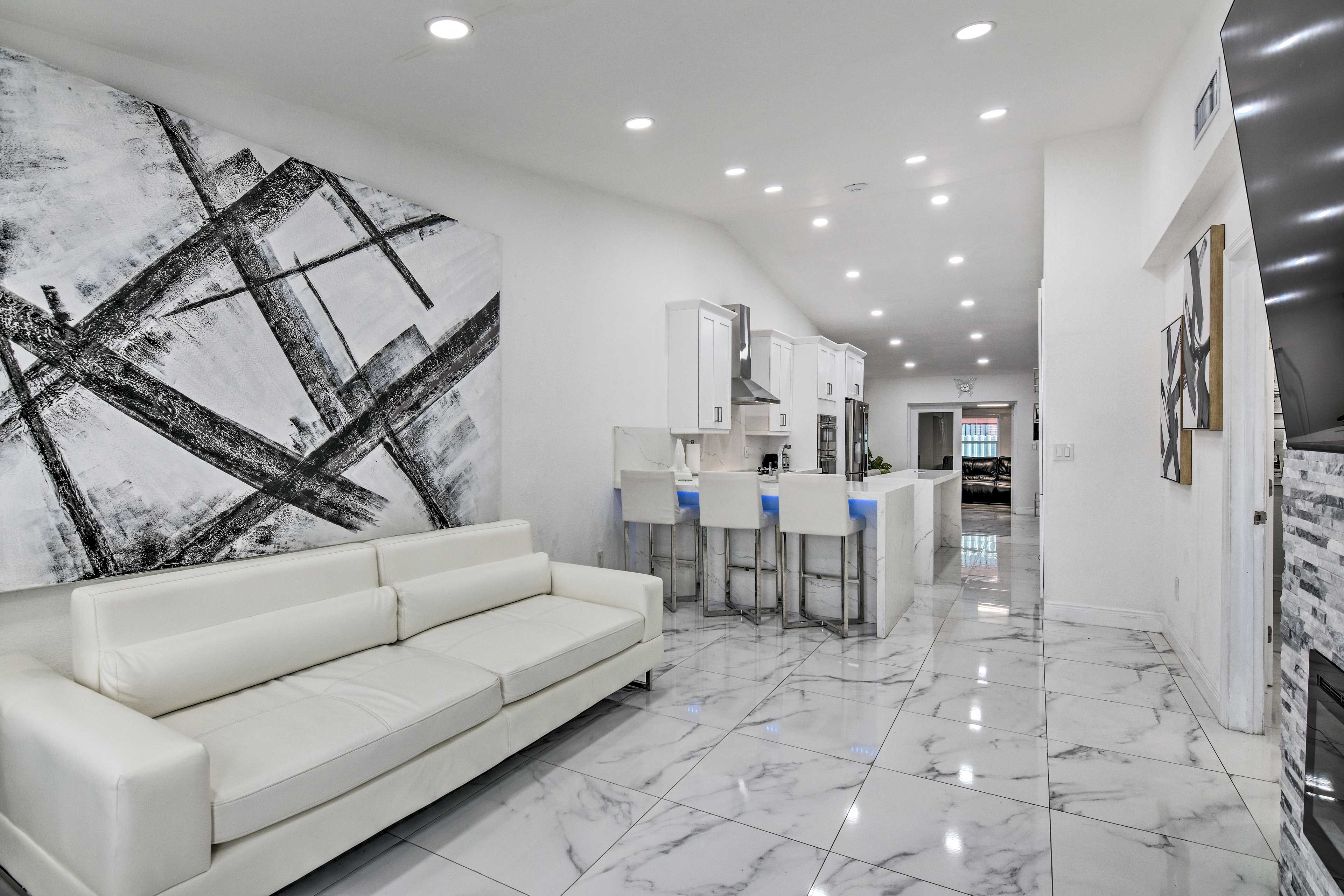 Hialeah Gardens Vacation Rental | 3BR | 2BA | Steps Required for Access